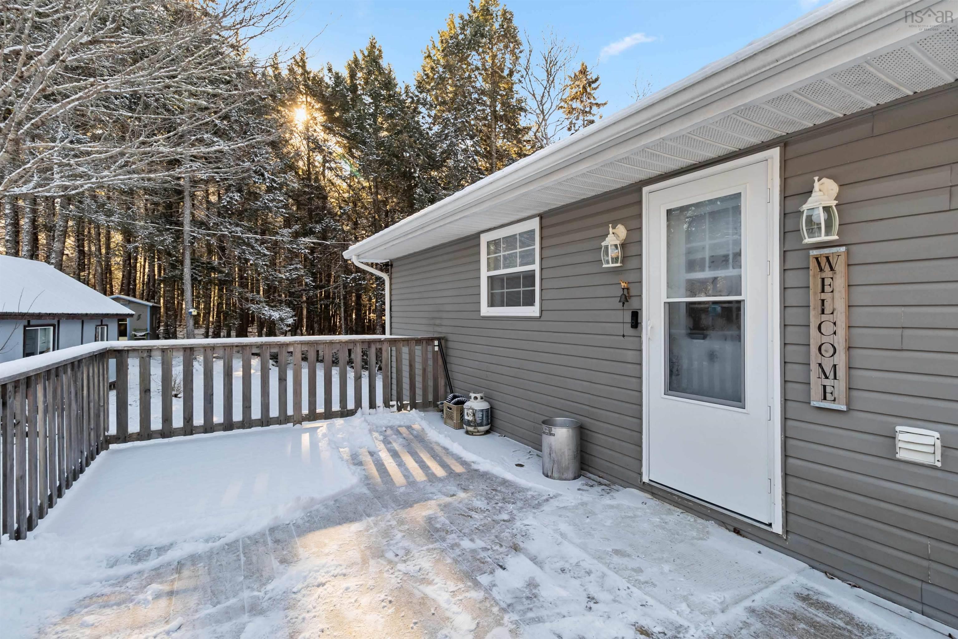 $375,000.00: 32 Bridle Path, Labelle