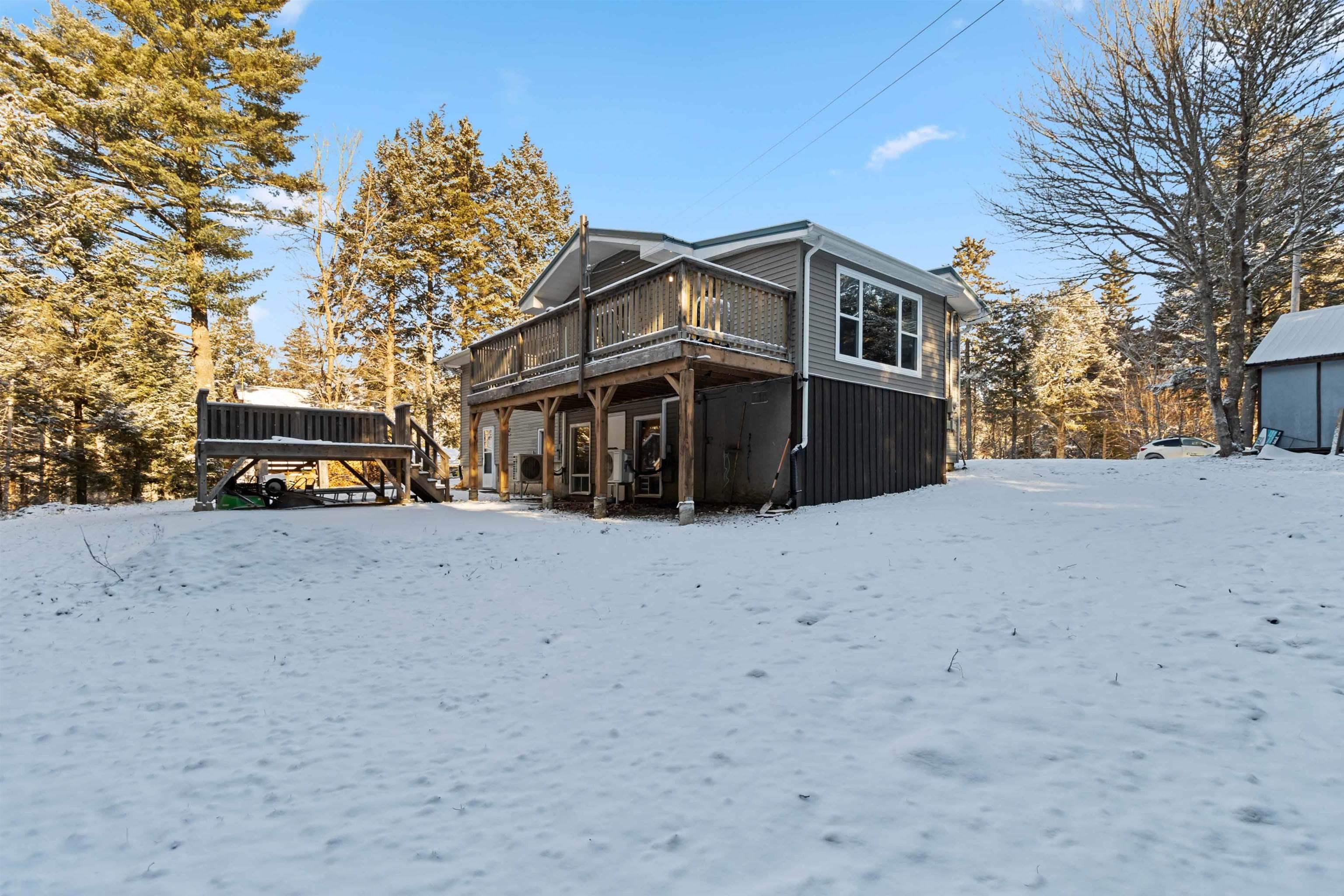 $375,000.00: 32 Bridle Path, Labelle