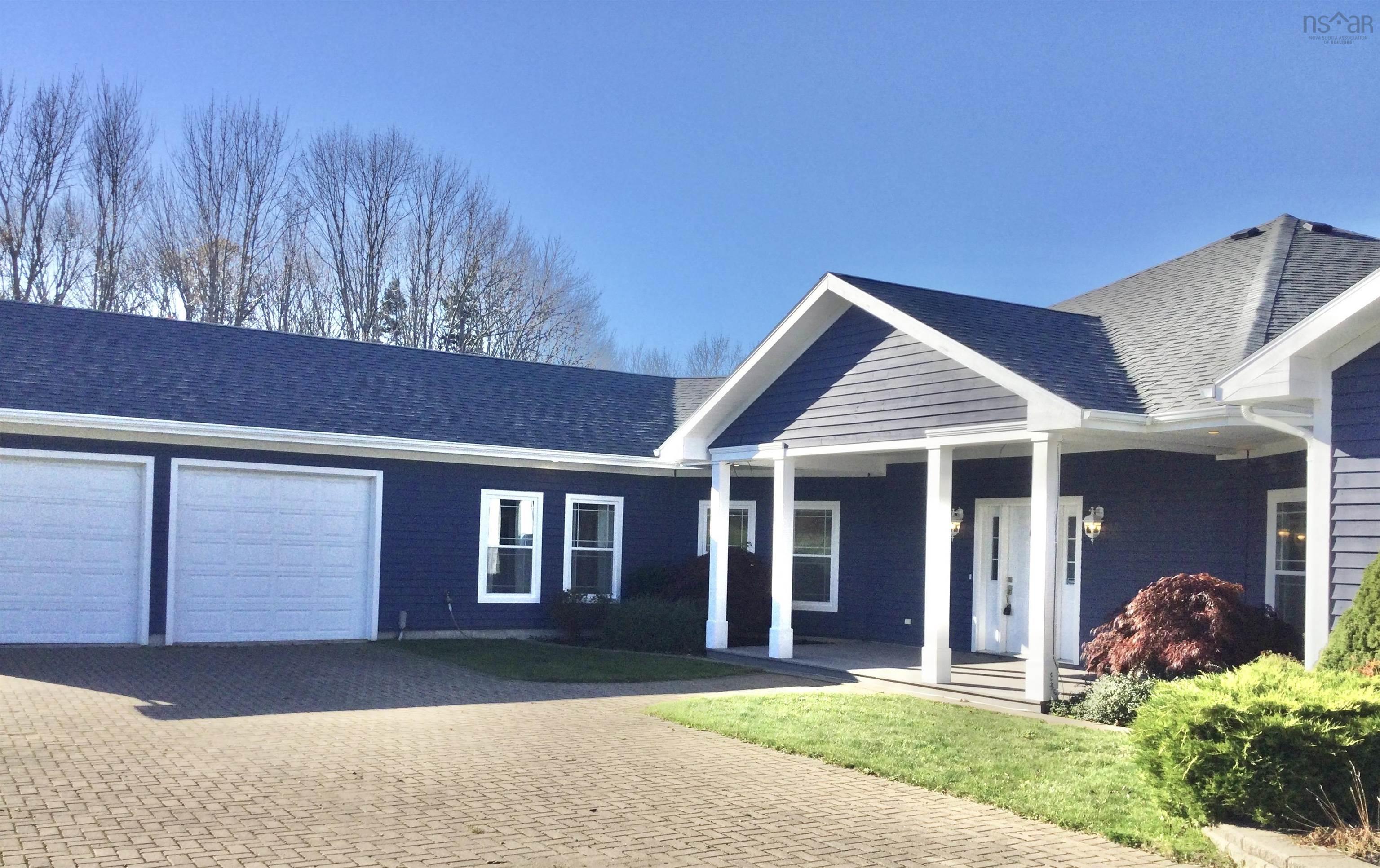 $899,900.00: 7914 East Bay Highway, Big Pond