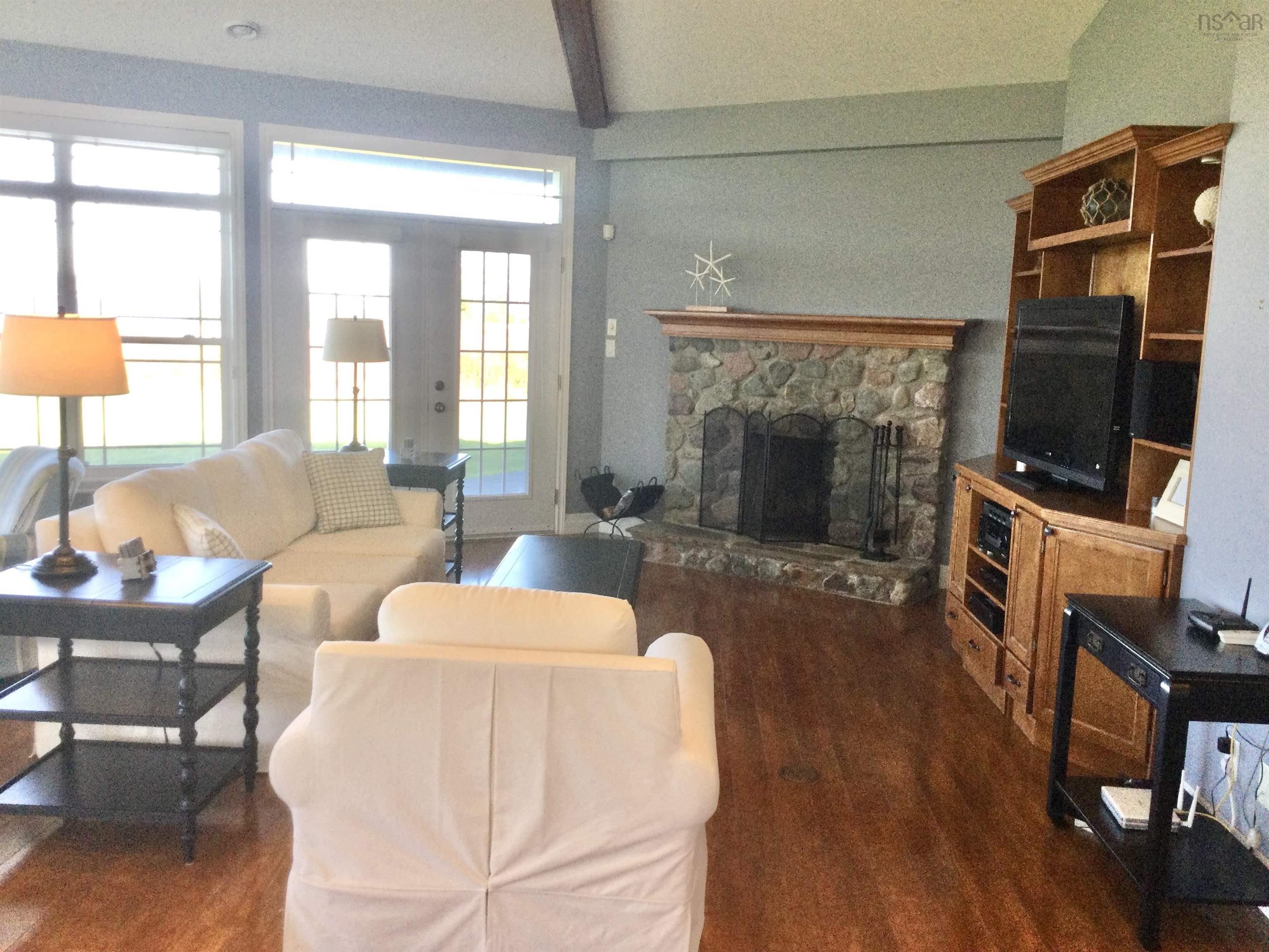 $899,900.00: 7914 East Bay Highway, Big Pond