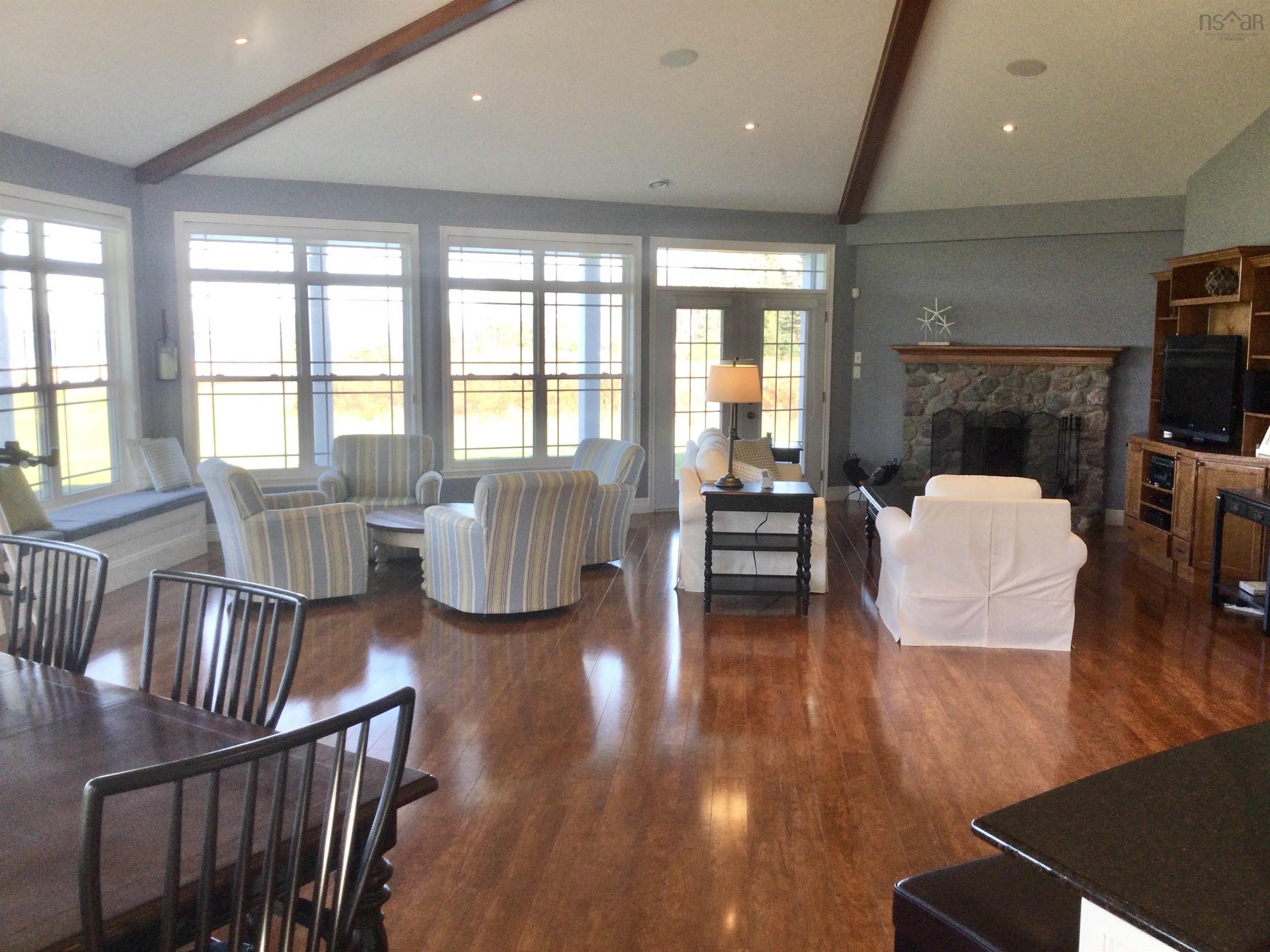 $899,900.00: 7914 East Bay Highway, Big Pond