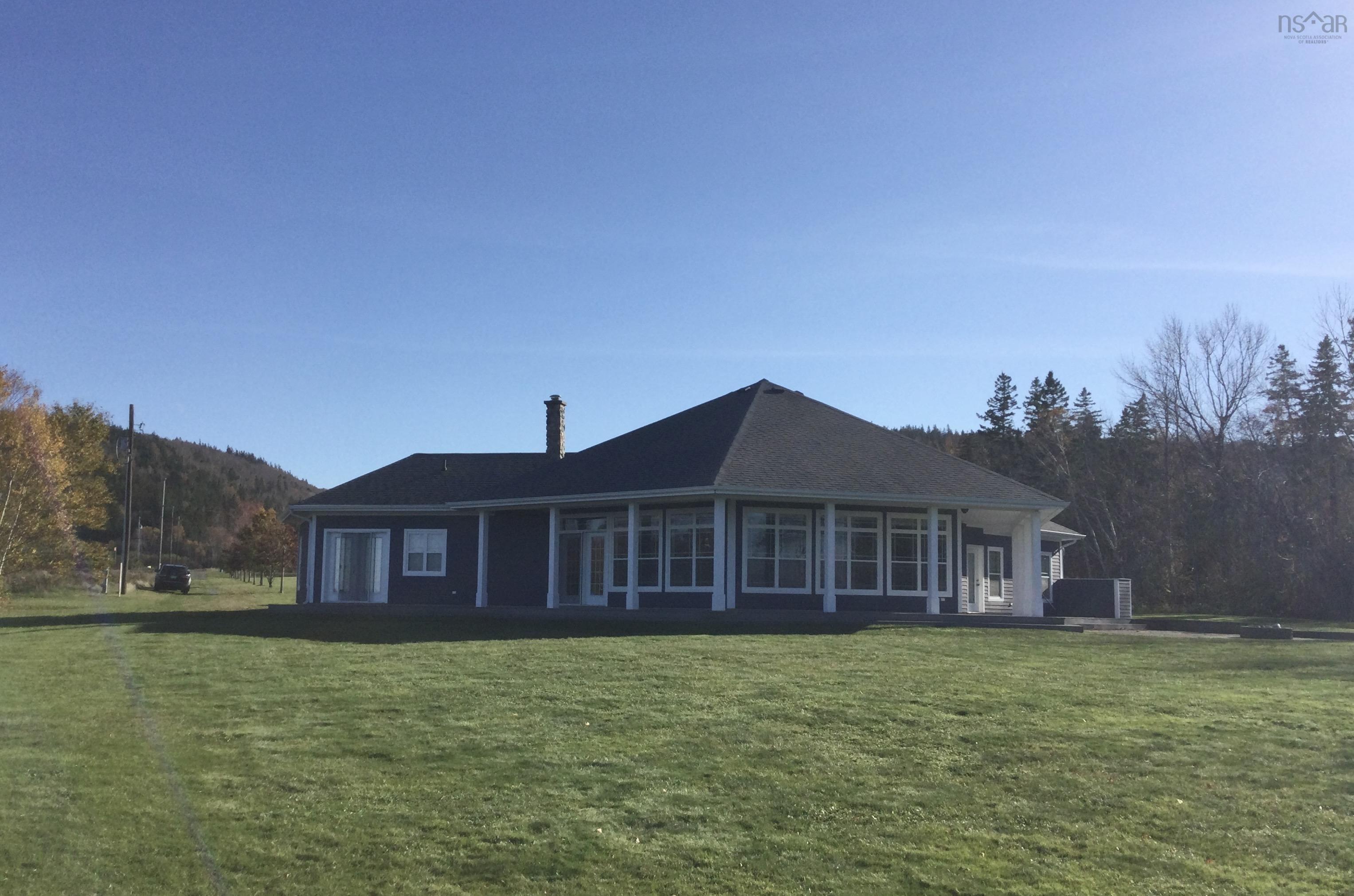 $899,900.00: 7914 East Bay Highway, Big Pond