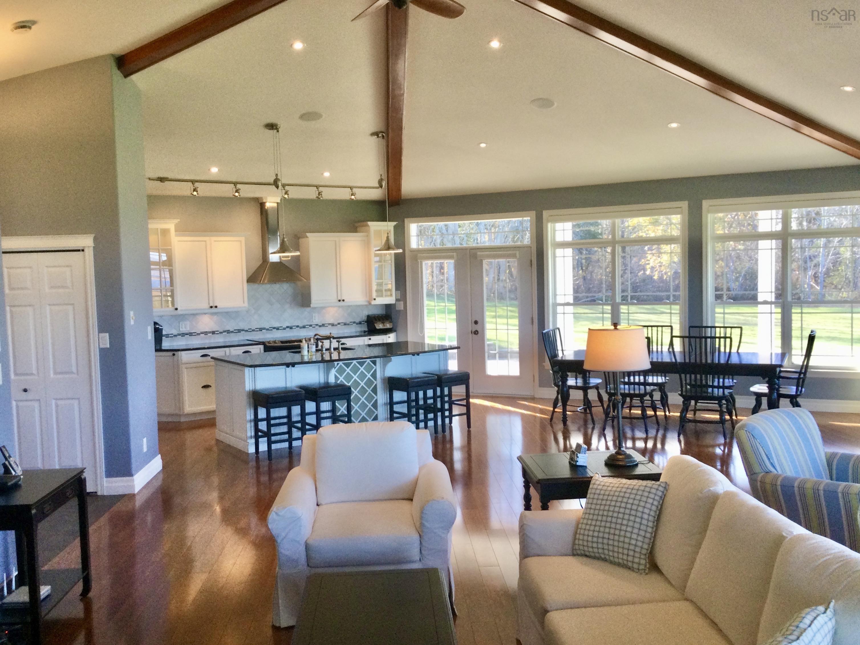 $899,900.00: 7914 East Bay Highway, Big Pond