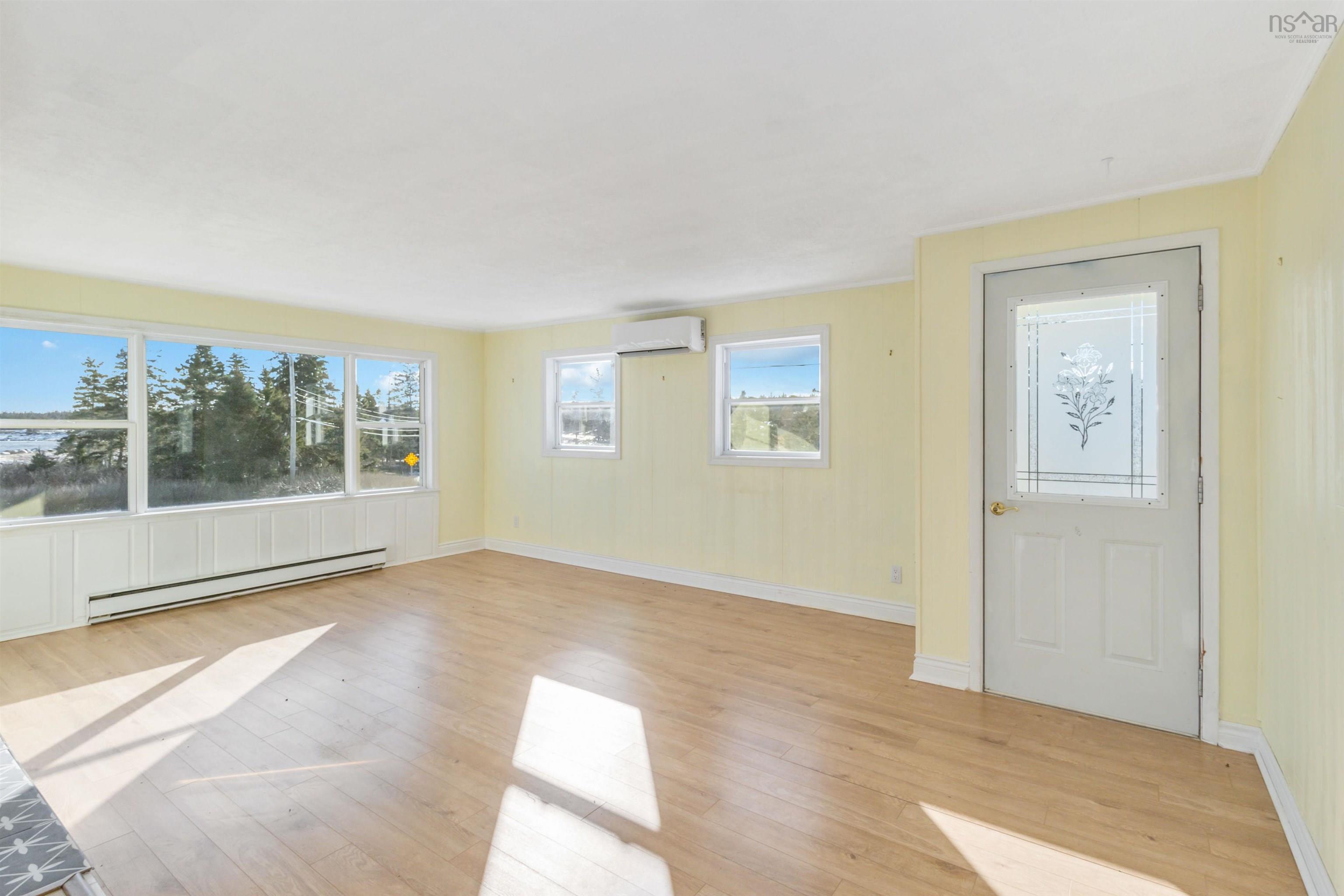 $495,000.00: 1025 Shore Road, Moose Harbour
