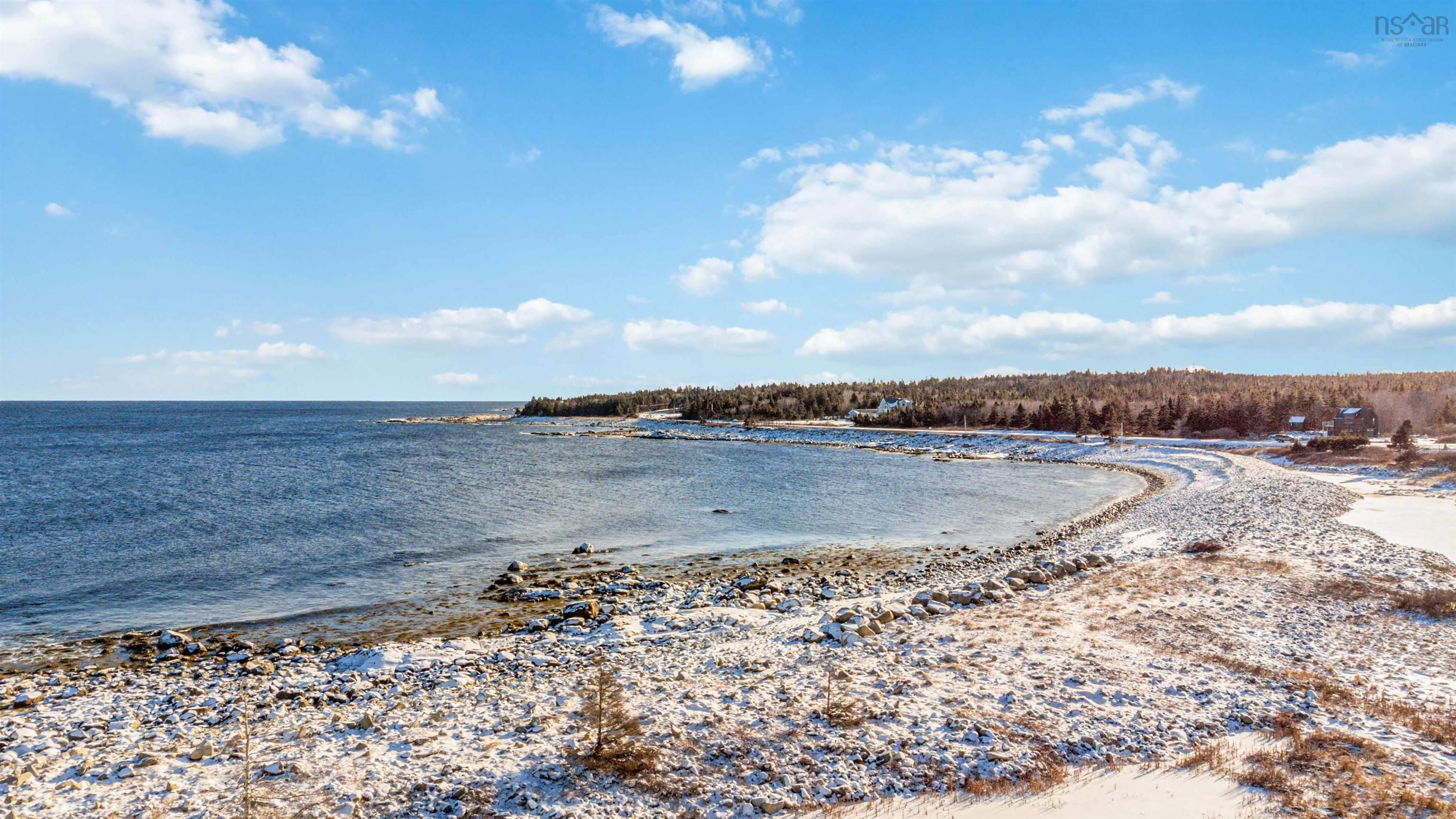 $495,000.00: 1025 Shore Road, Moose Harbour