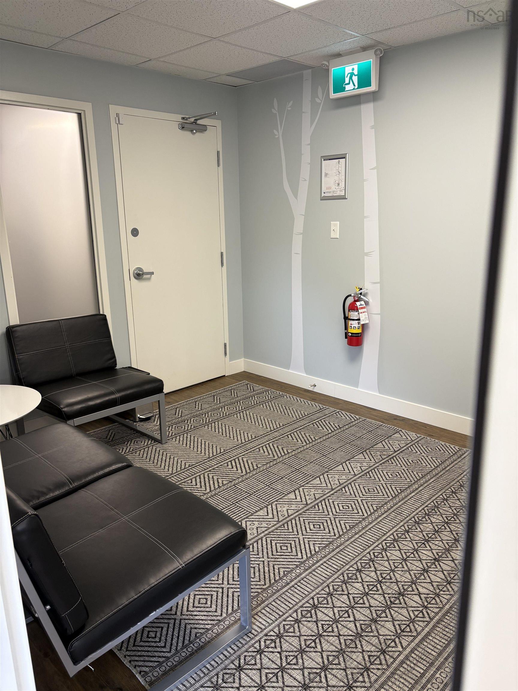 495 5991 Spring Garden Road, Halifax, NS (MLS 202501710)