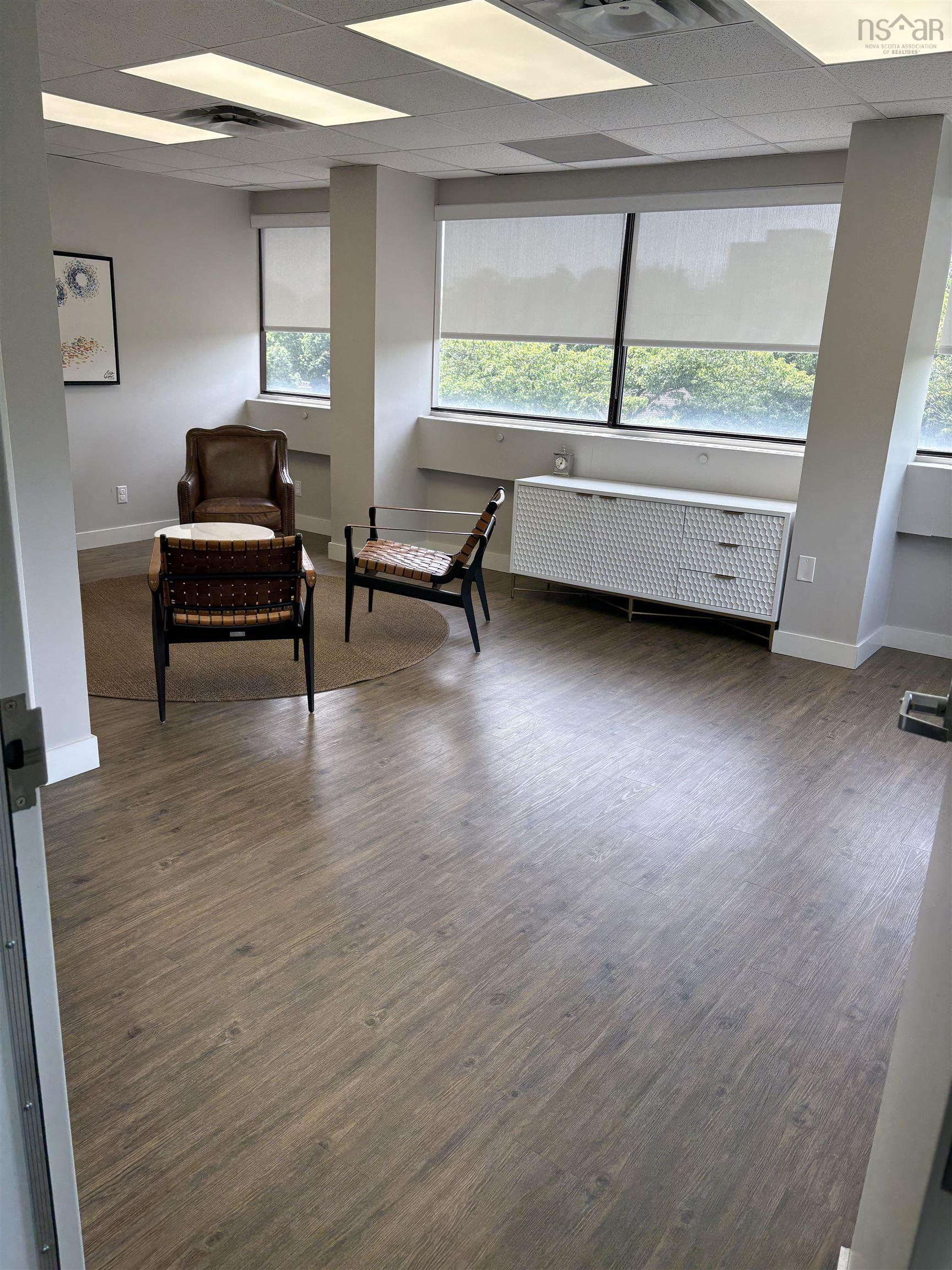 495 5991 Spring Garden Road, Halifax, NS (MLS 202501710)