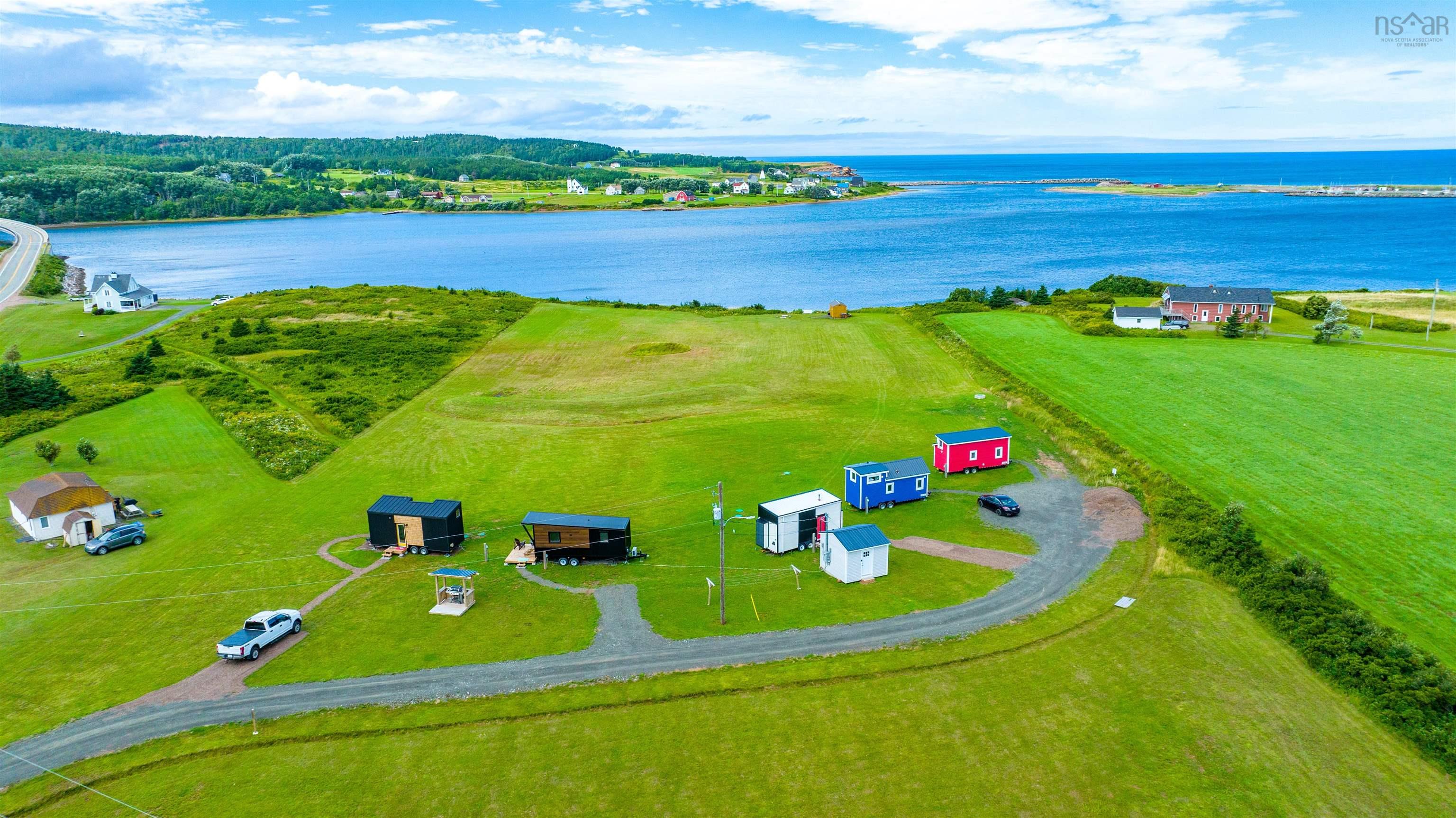 $1,275,000.00: 10501 Cabot Trail, Belle Côte