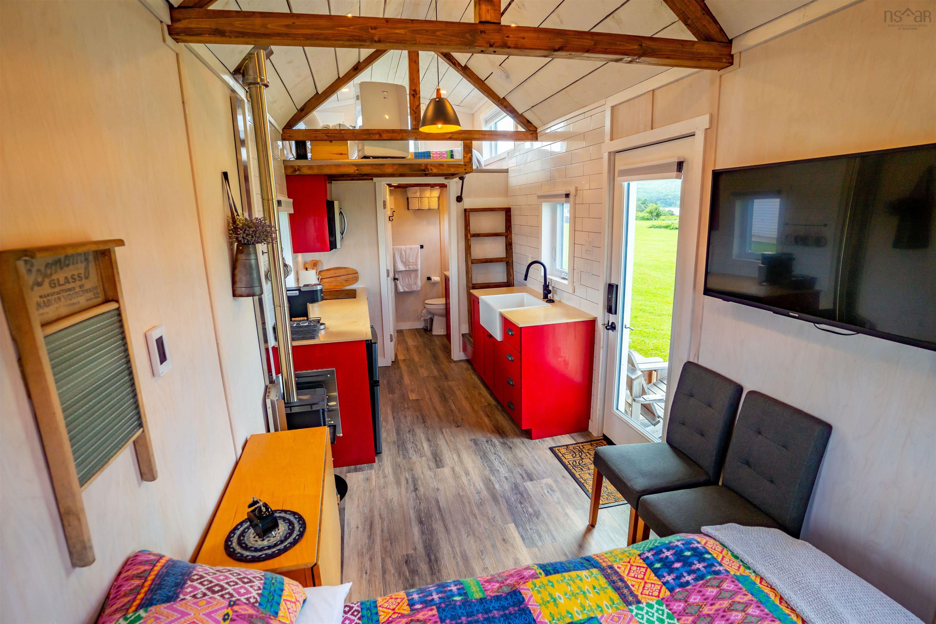 $1,275,000.00: 10501 Cabot Trail, Belle Côte