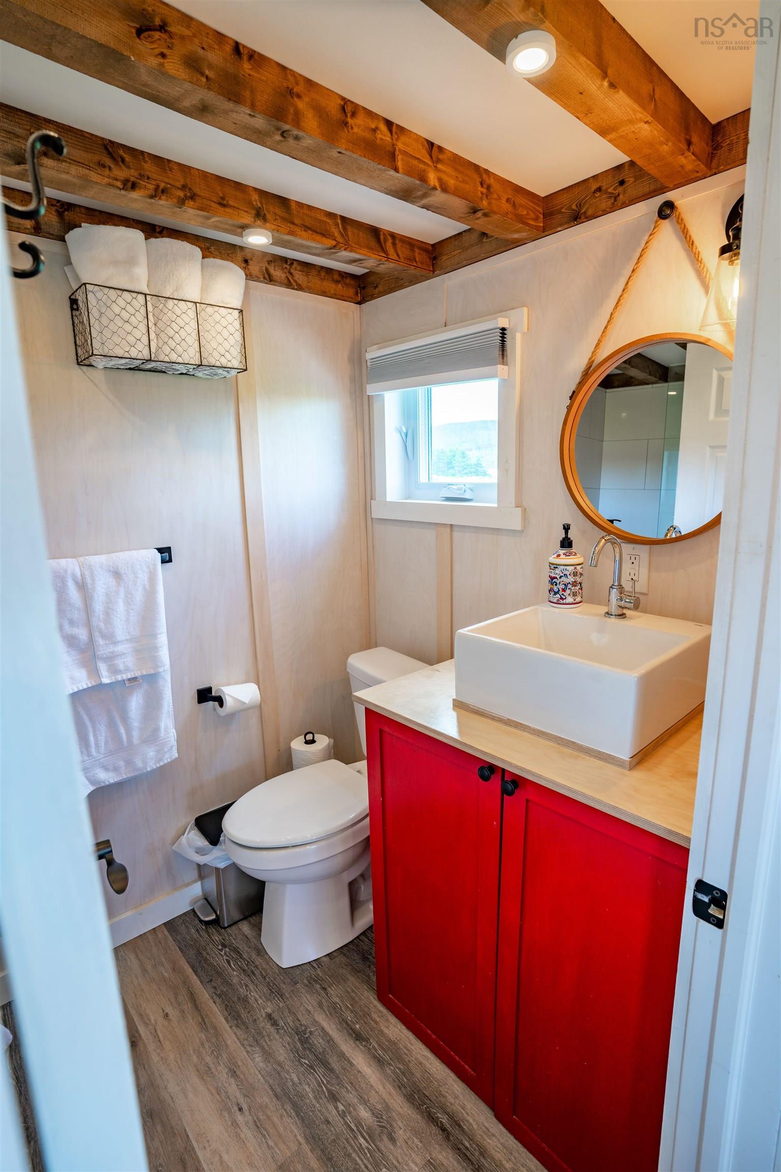 $1,275,000.00: 10501 Cabot Trail, Belle Côte