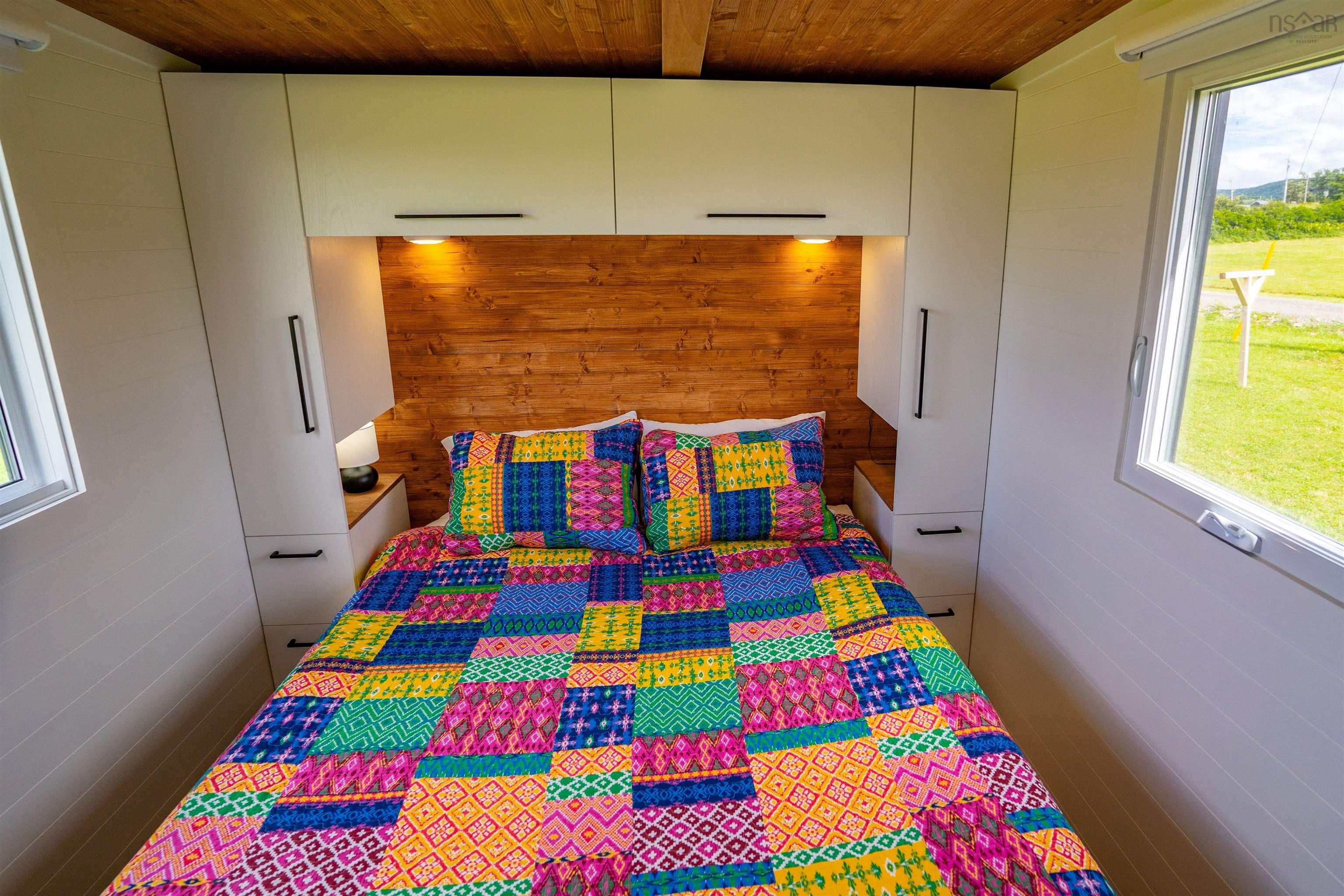 $1,275,000.00: 10501 Cabot Trail, Belle Côte