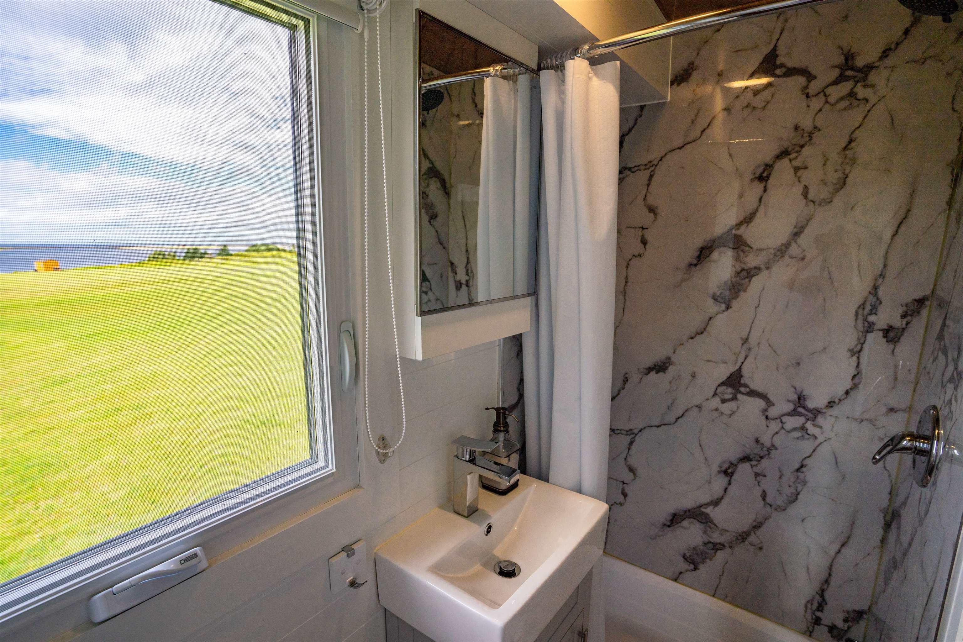 $1,275,000.00: 10501 Cabot Trail, Belle Côte