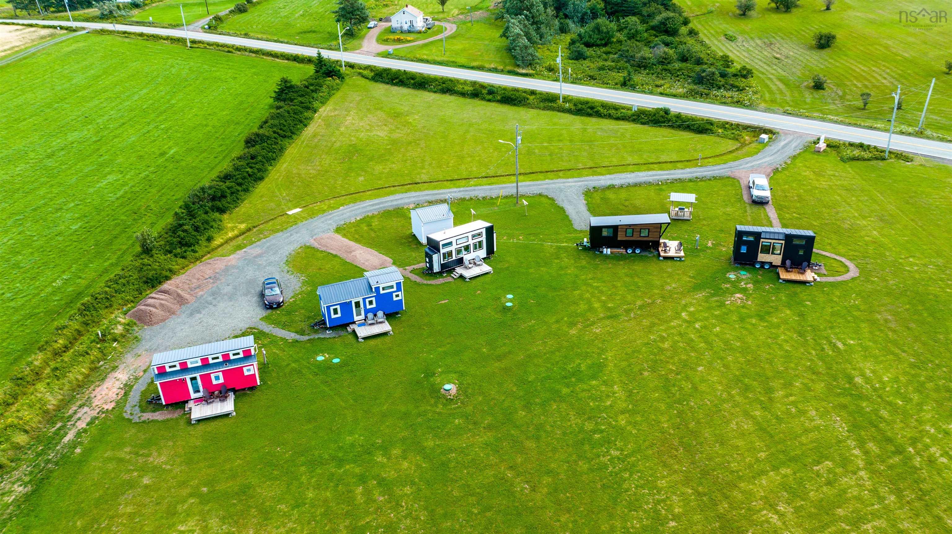 $1,275,000.00: 10501 Cabot Trail, Belle Côte