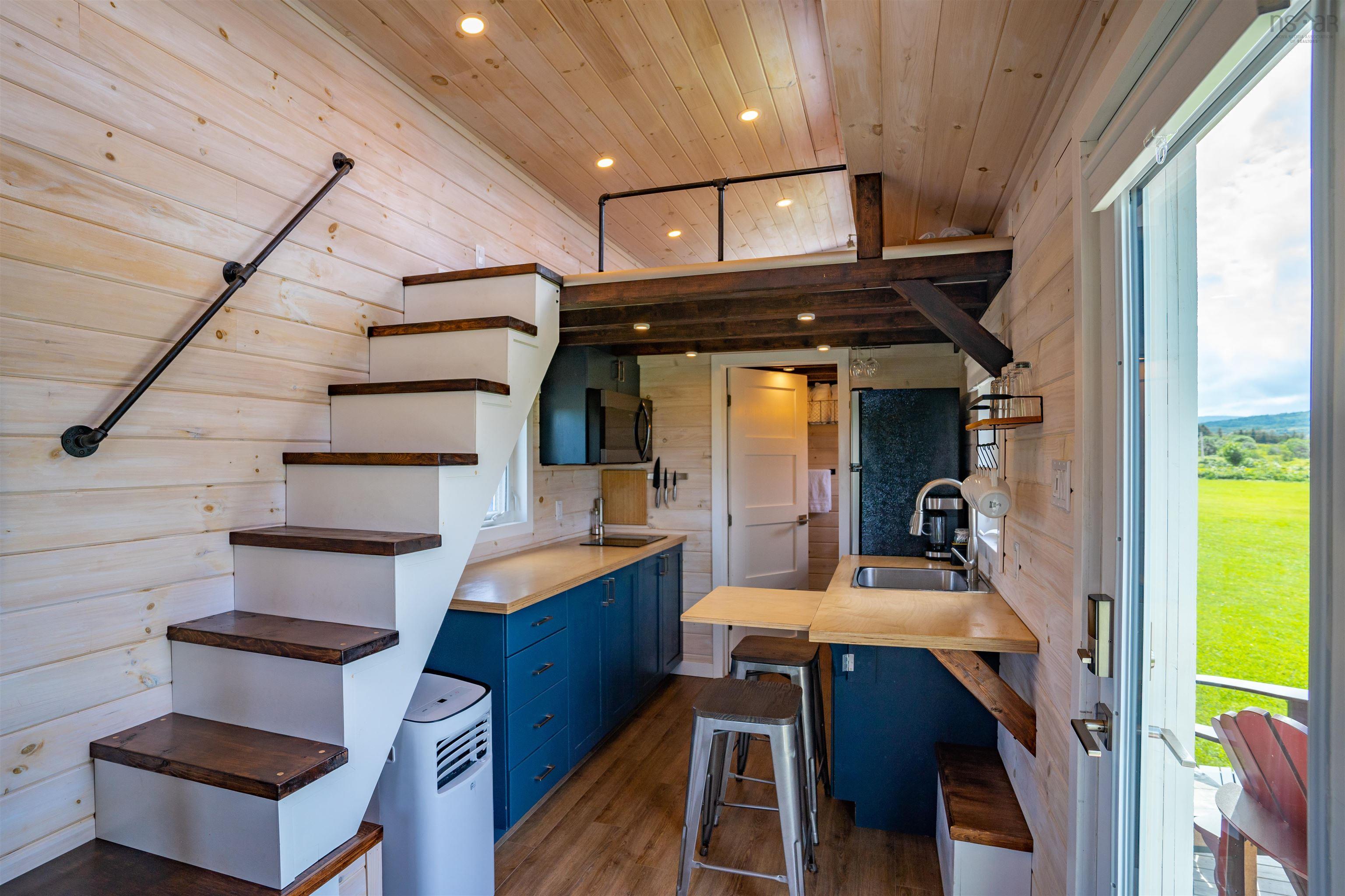 $1,275,000.00: 10501 Cabot Trail, Belle Côte