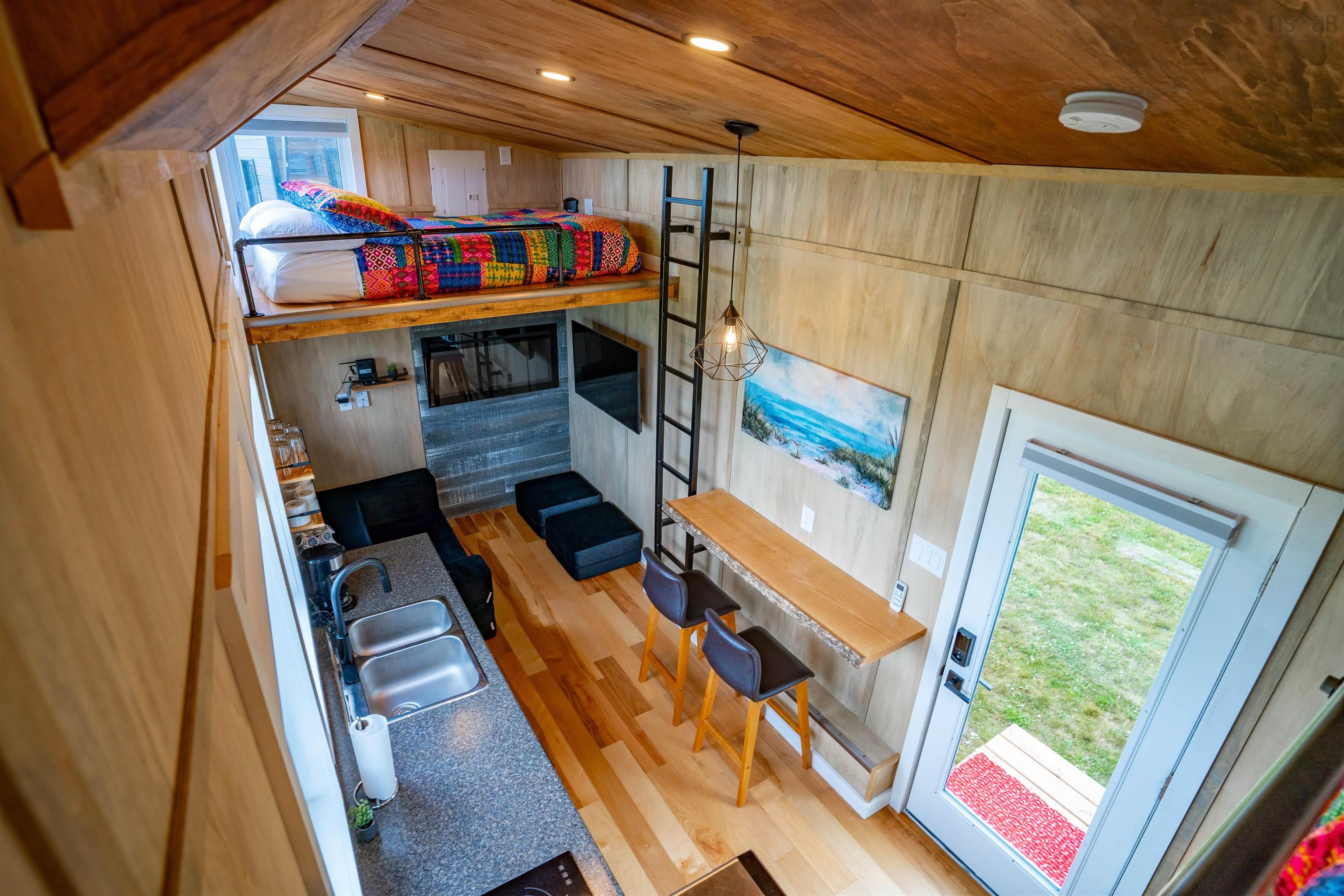 $1,275,000.00: 10501 Cabot Trail, Belle Côte