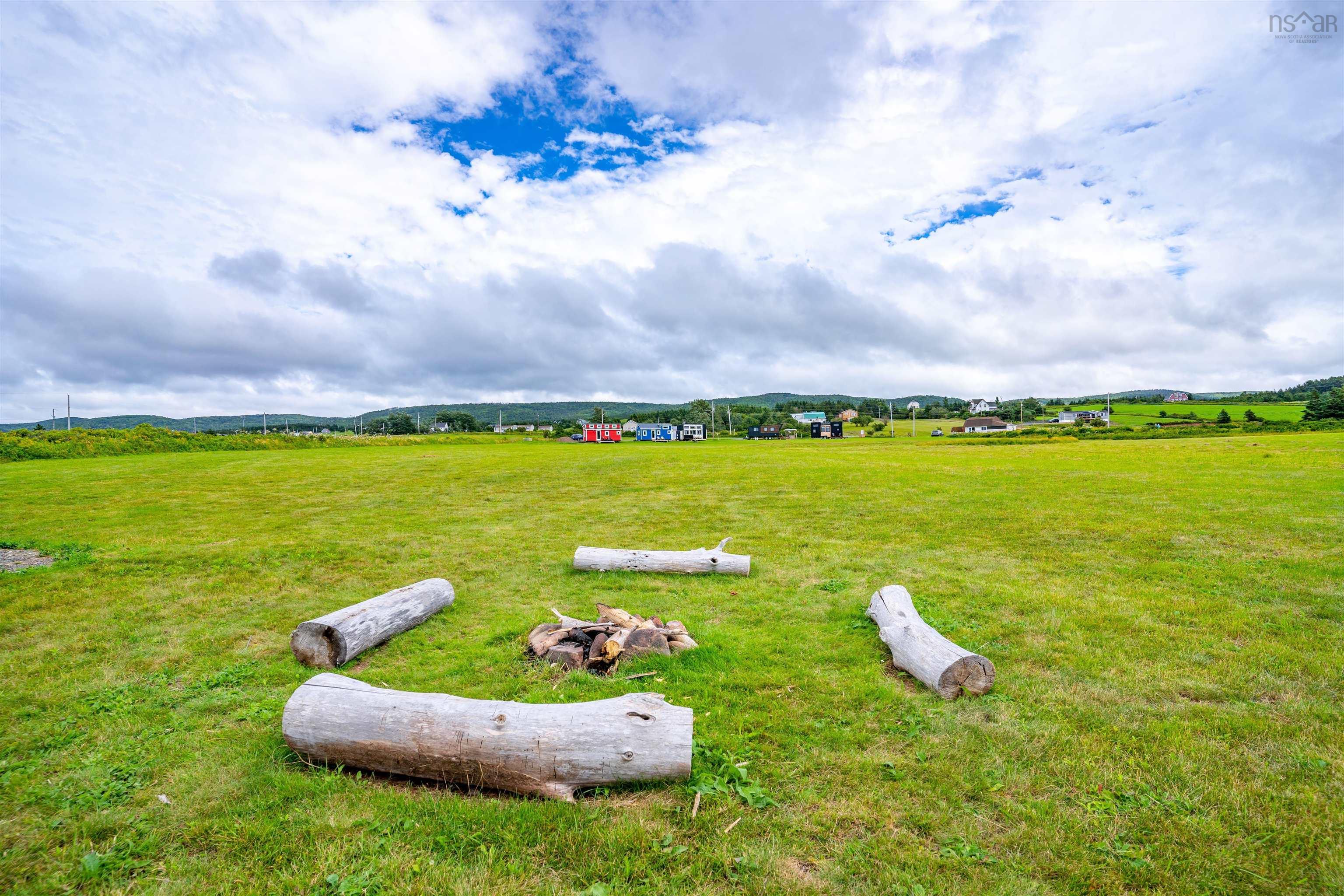 $1,275,000.00: 10501 Cabot Trail, Belle Côte