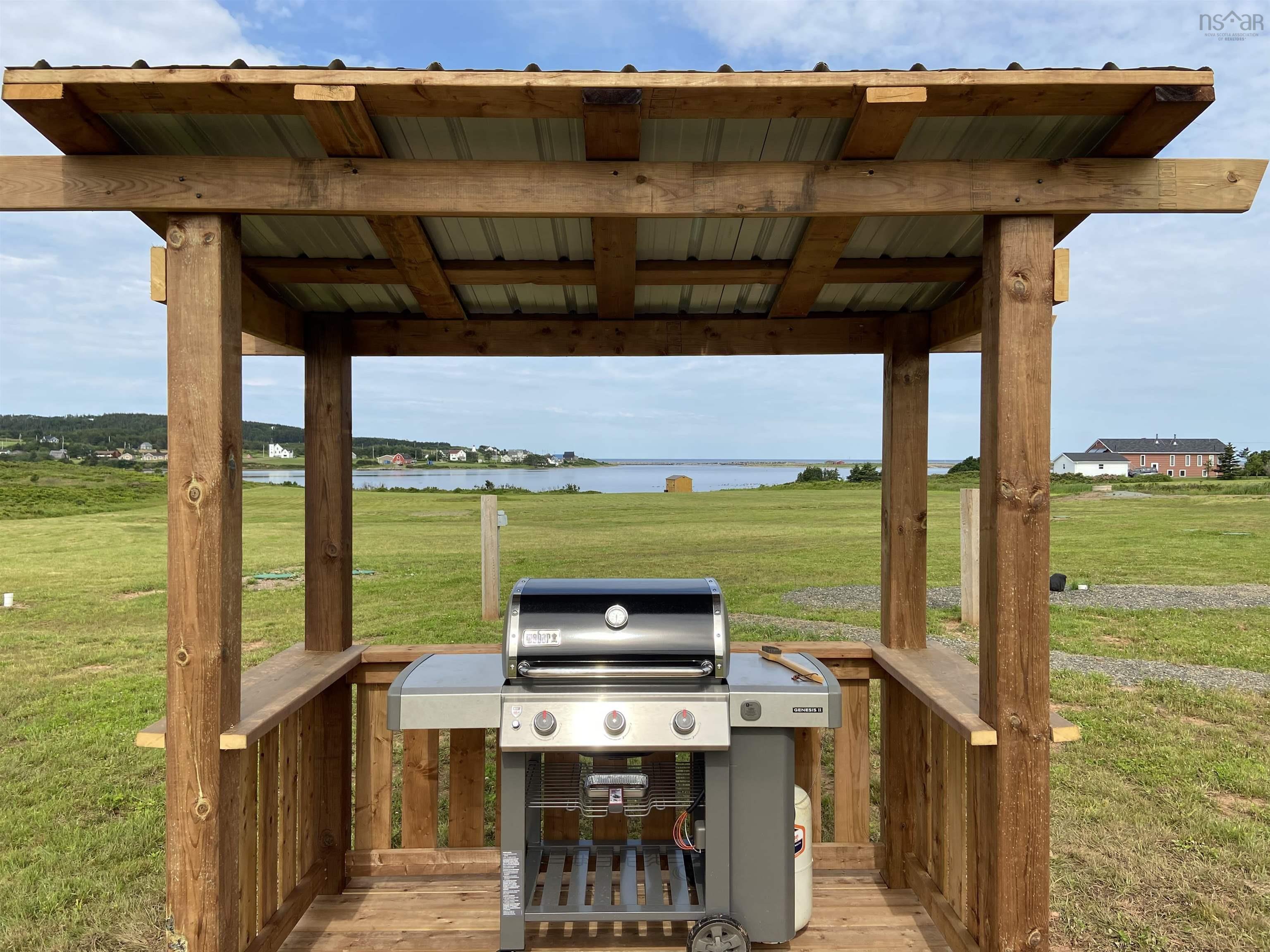 $1,275,000.00: 10501 Cabot Trail, Belle Côte