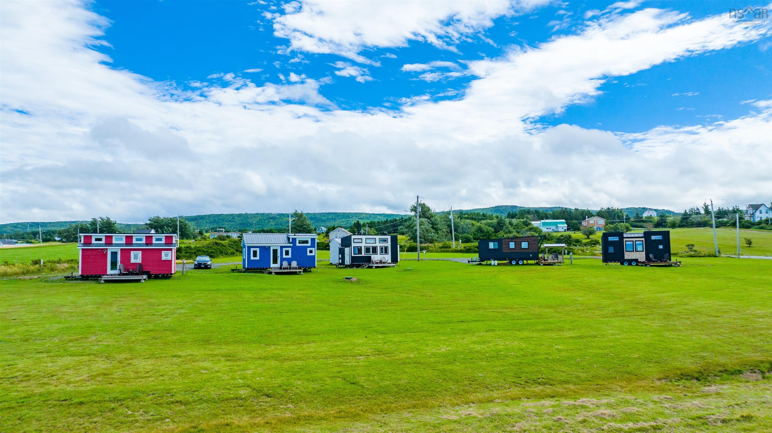 $1,275,000.00: 10501 Cabot Trail, Belle Côte