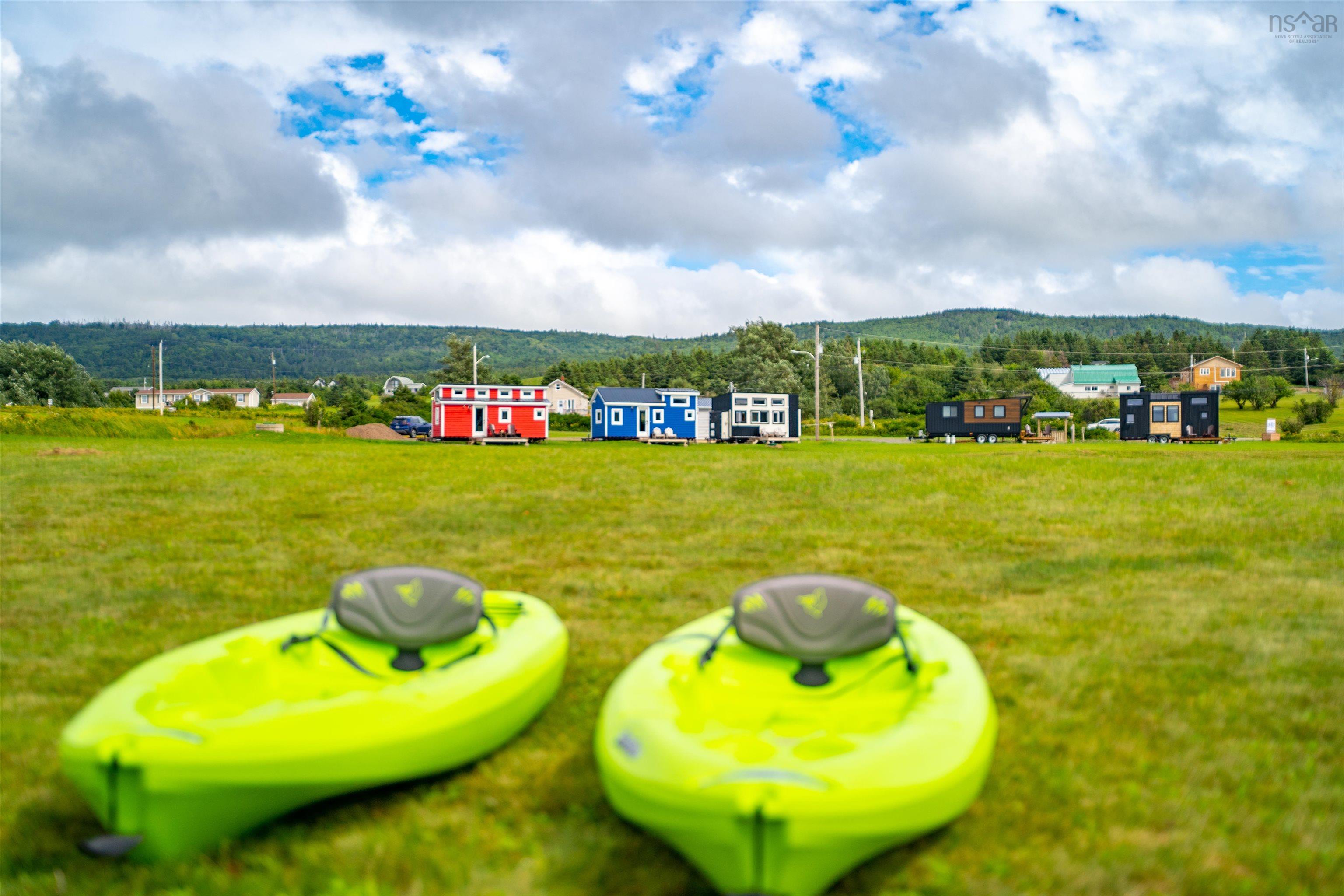 $1,275,000.00: 10501 Cabot Trail, Belle Côte