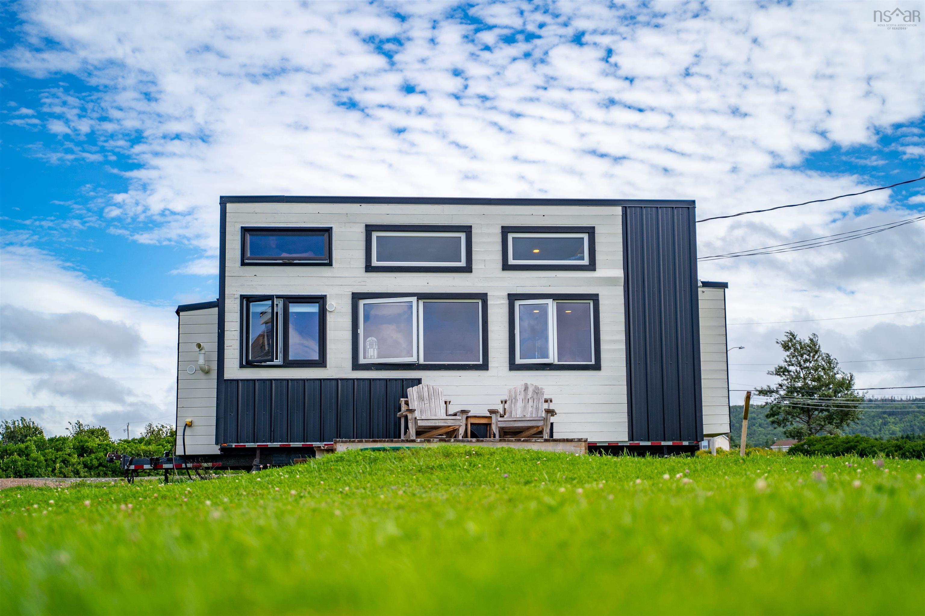 $1,275,000.00: 10501 Cabot Trail, Belle Côte