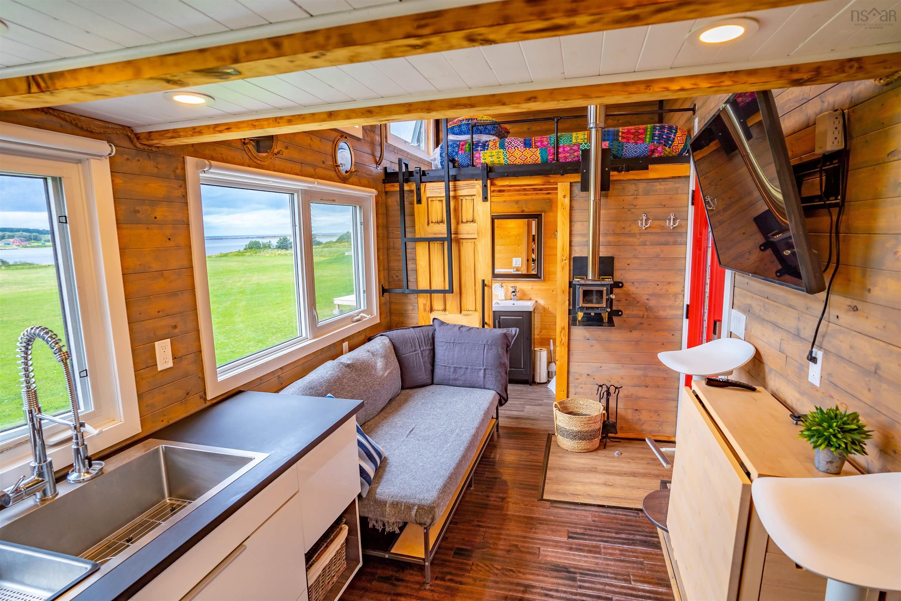 $1,275,000.00: 10501 Cabot Trail, Belle Côte