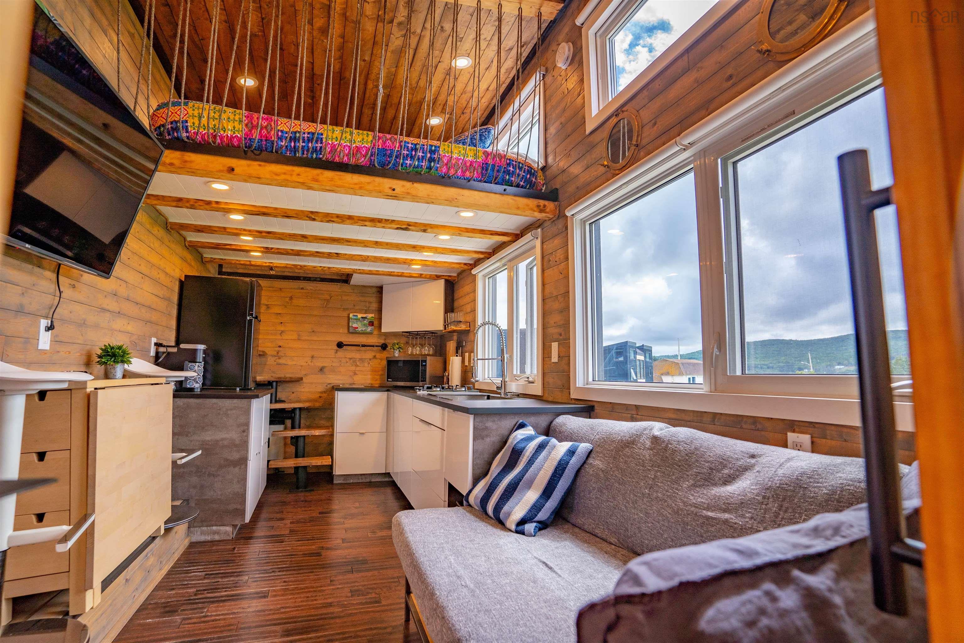 $1,275,000.00: 10501 Cabot Trail, Belle Côte