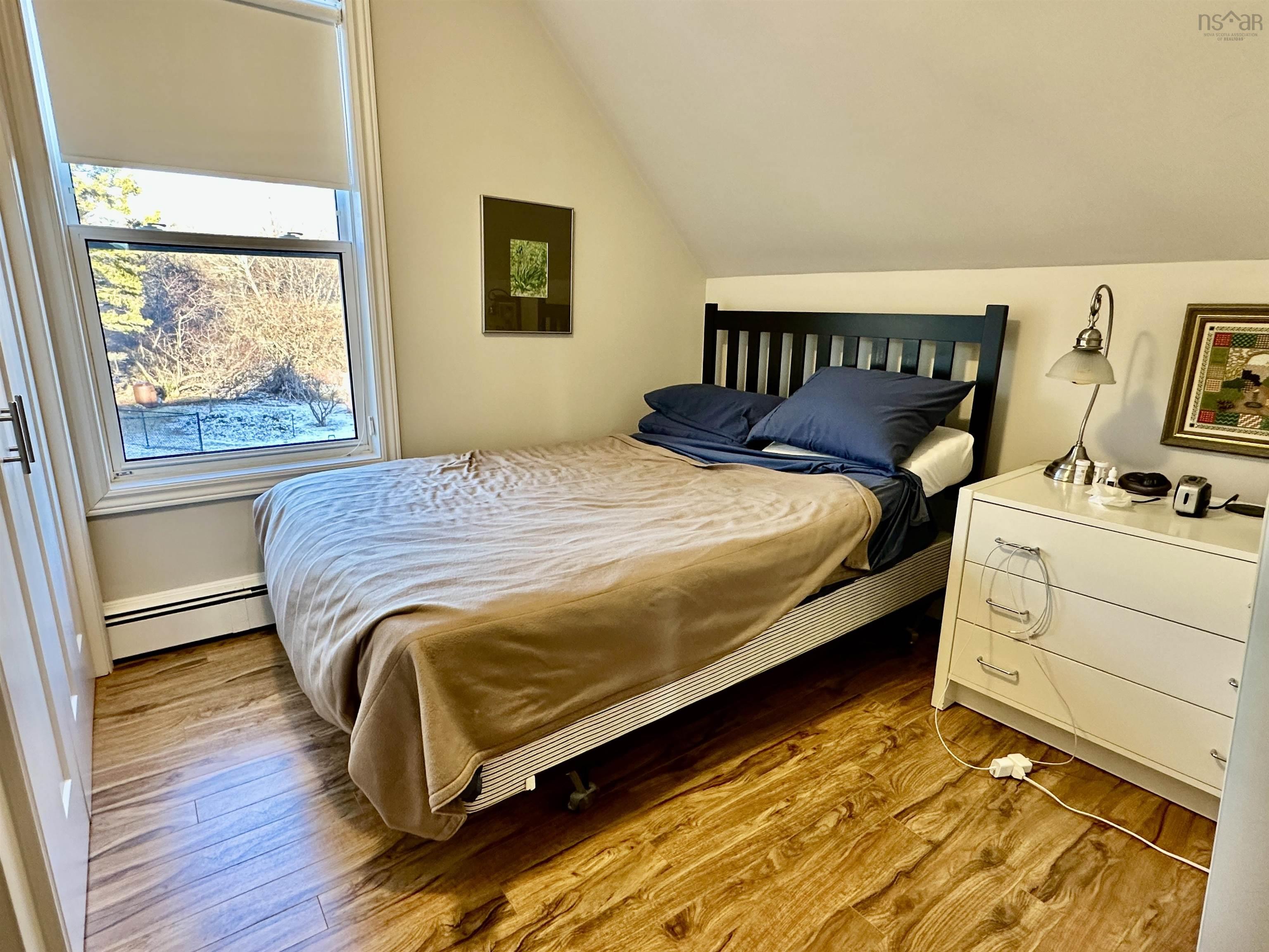 $425,000.00: 118 Beech Hill Road, Hunts Point