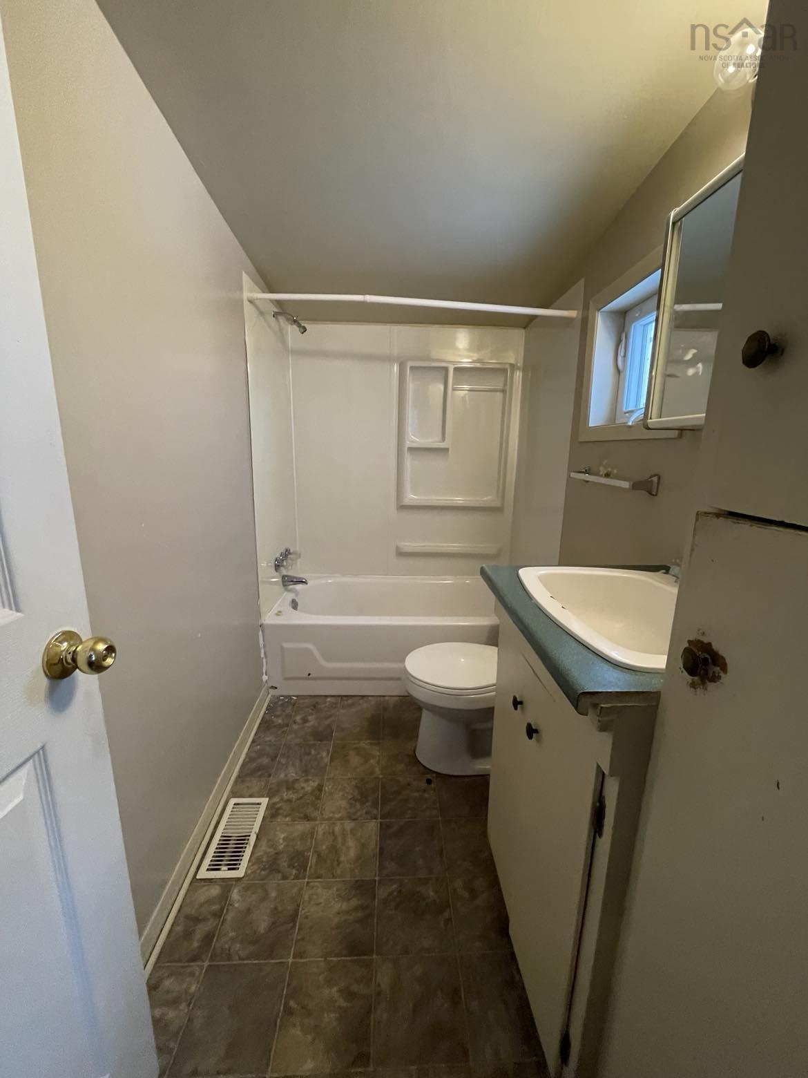 $65,000.00: 15411 Cabot Trail, Chéticamp