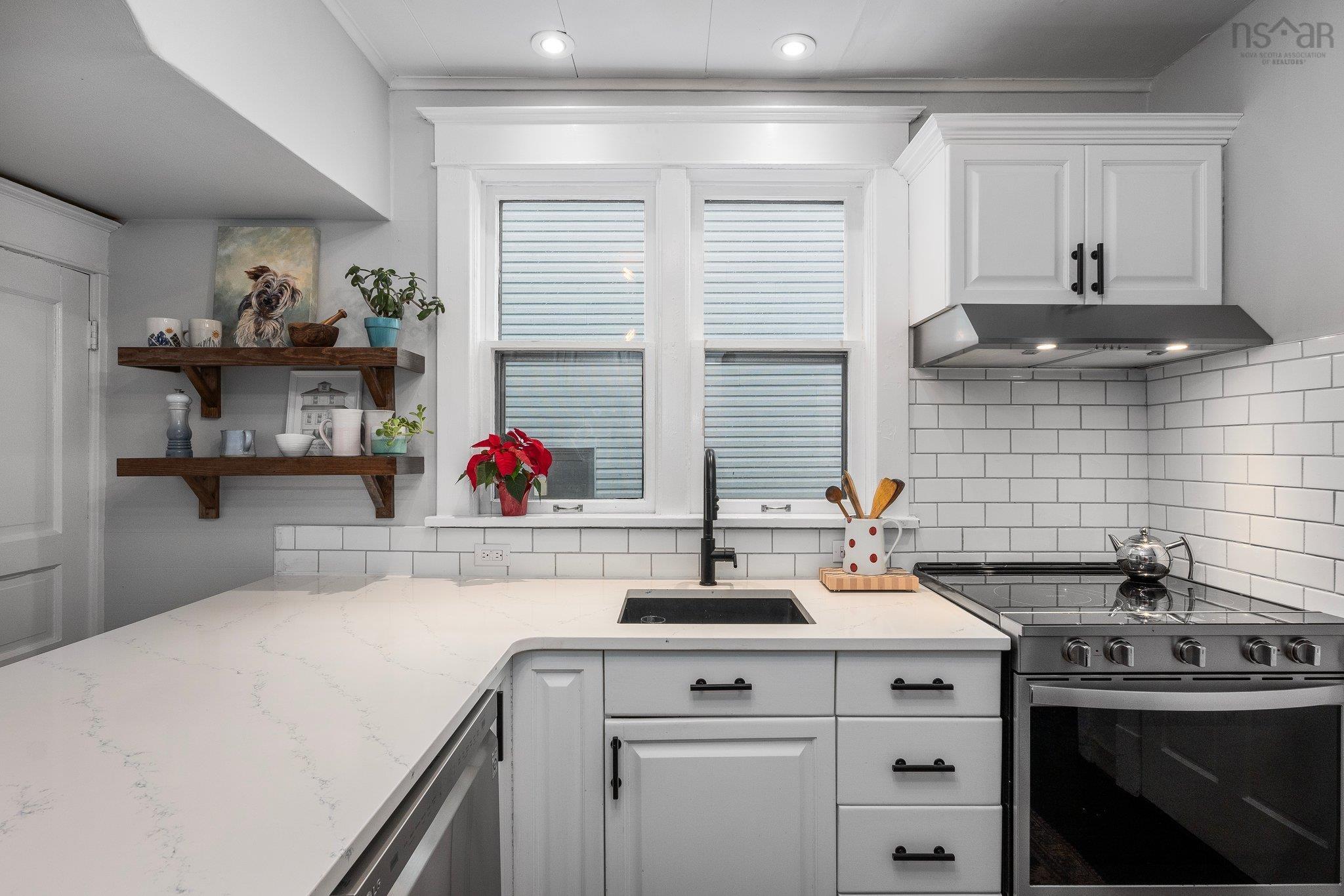 $625,000.00: 2732 Fern Lane, Halifax