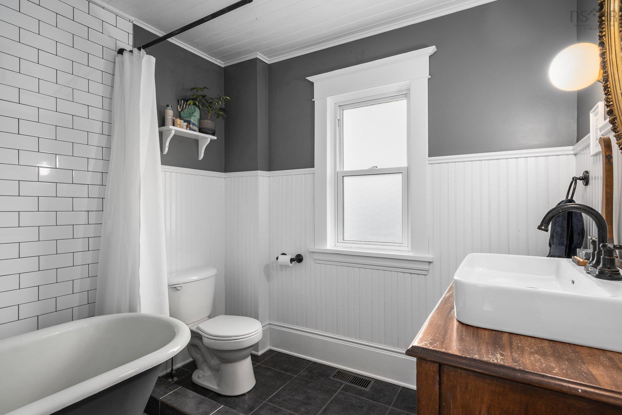 $625,000.00: 2732 Fern Lane, Halifax