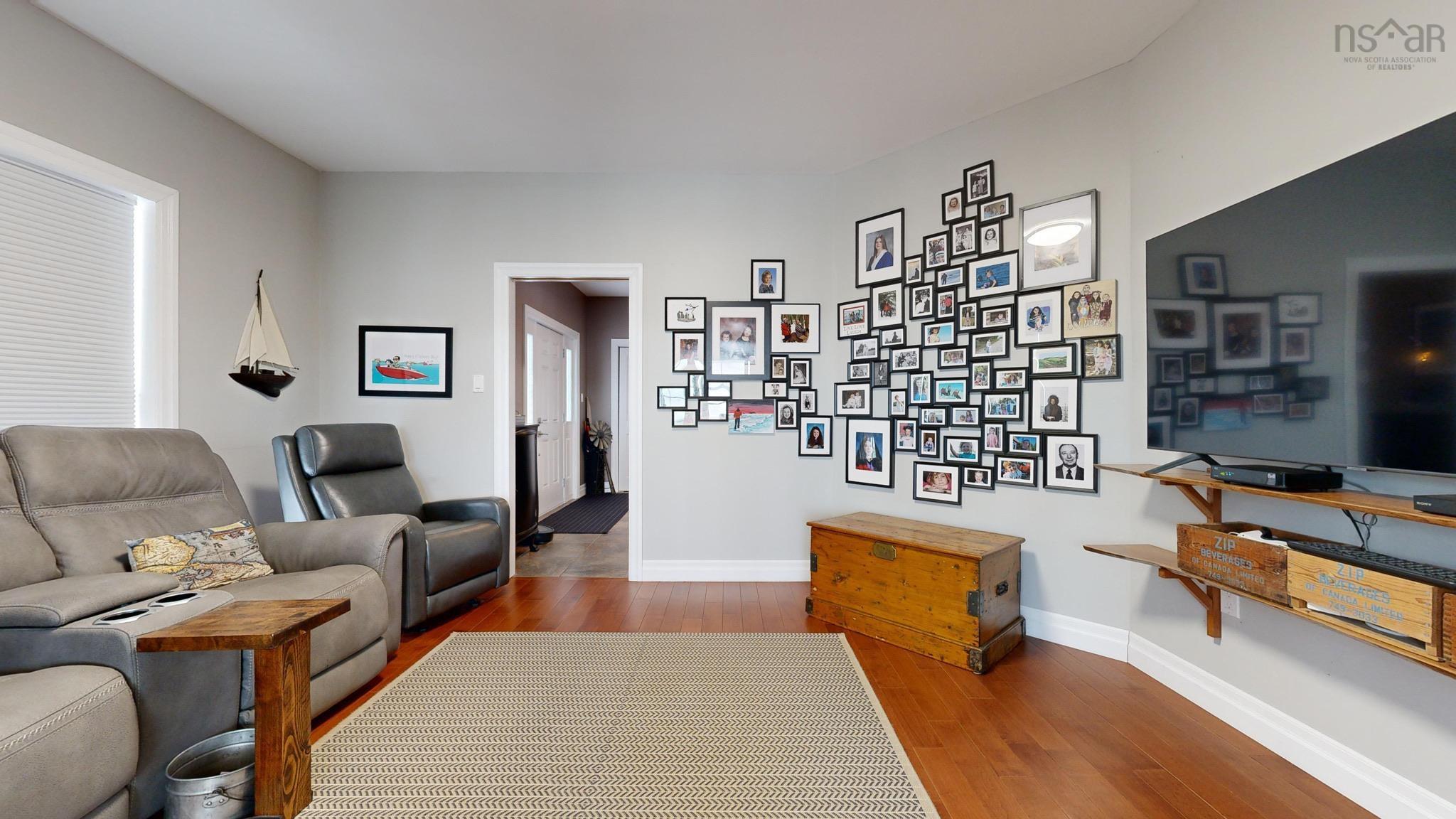 $1,250,000.00: 2248 North Riverside Road, Boylston