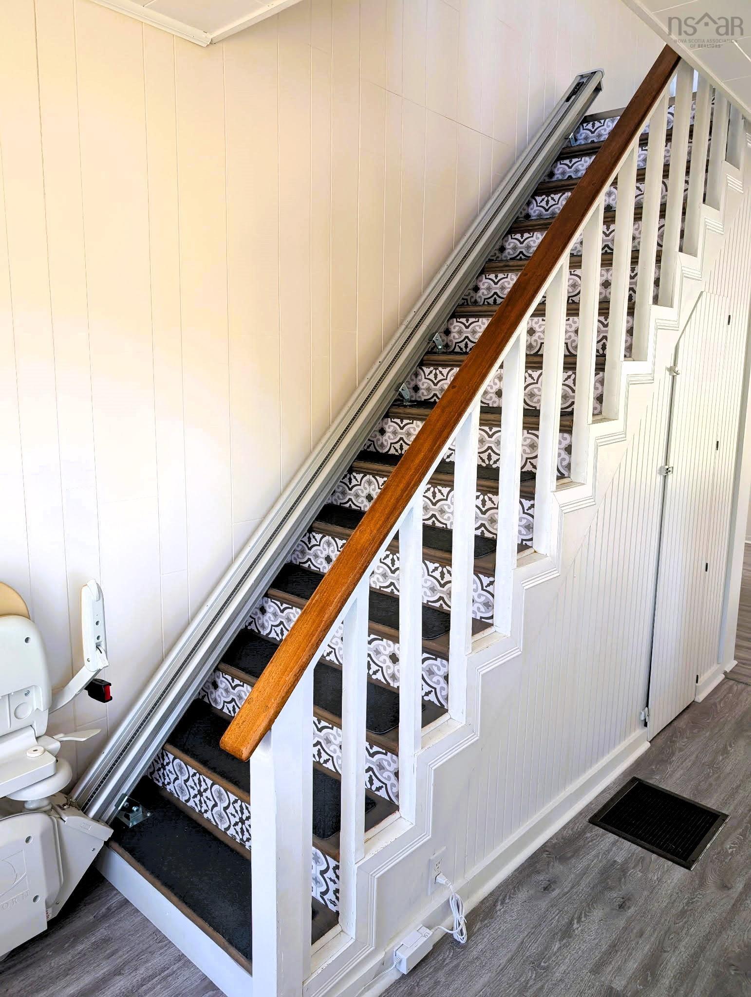 $160,000.00: 8505 Hwy#209 Highway, Port Greville