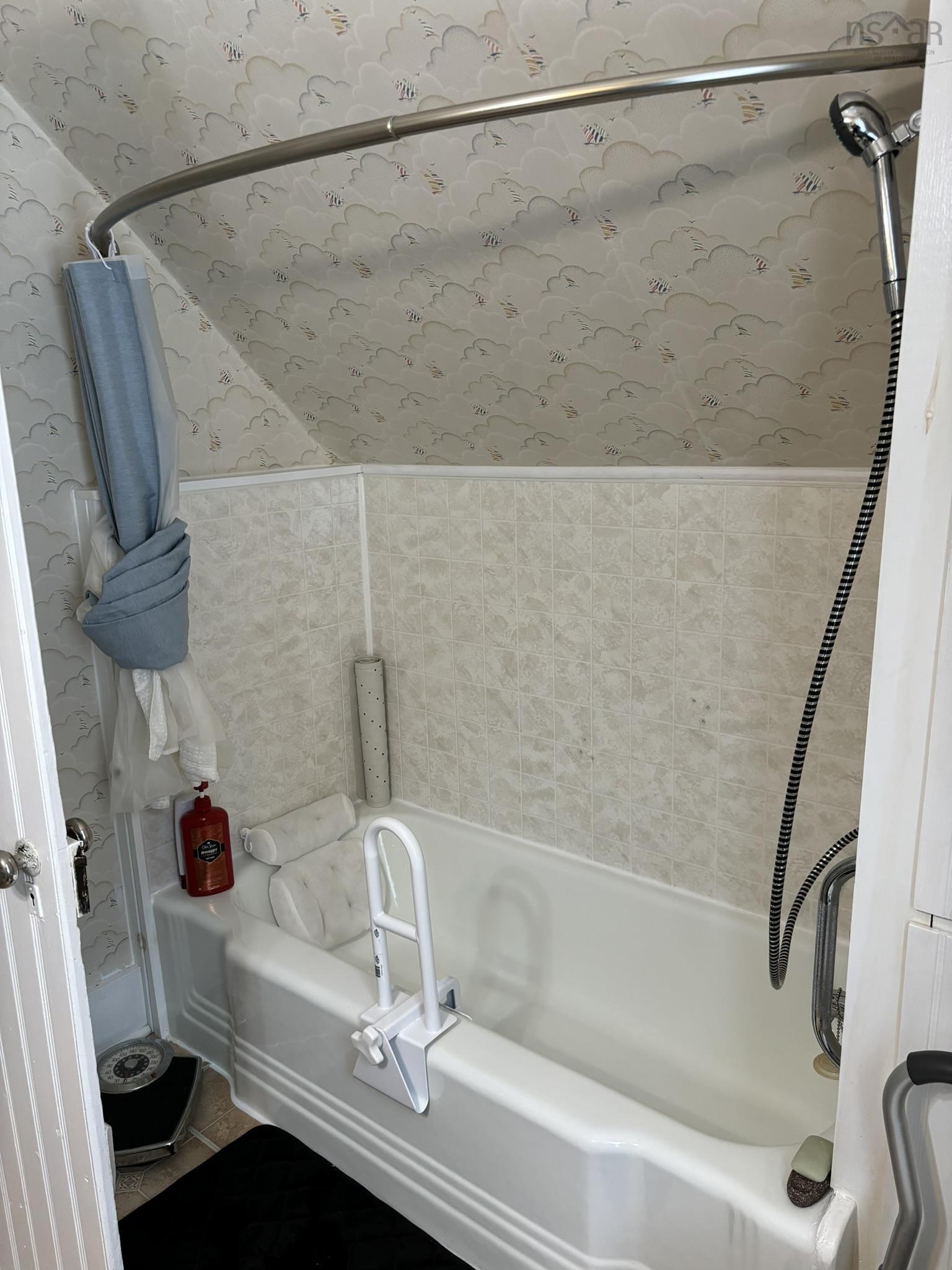 $160,000.00: 8505 Hwy#209 Highway, Port Greville