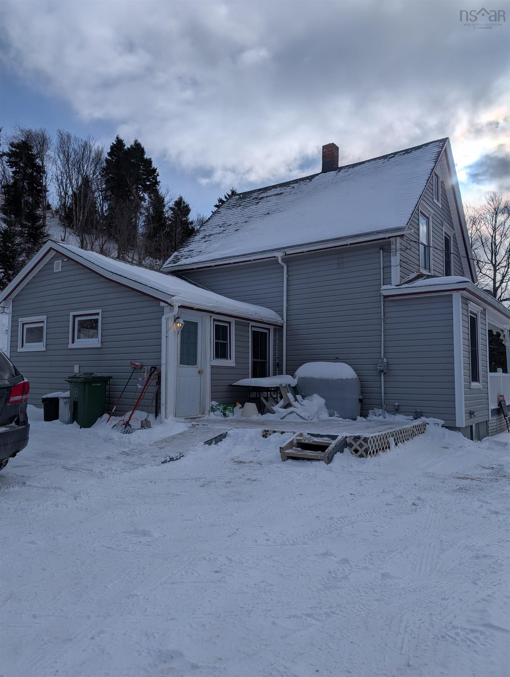 $160,000.00: 8505 Hwy#209 Highway, Port Greville