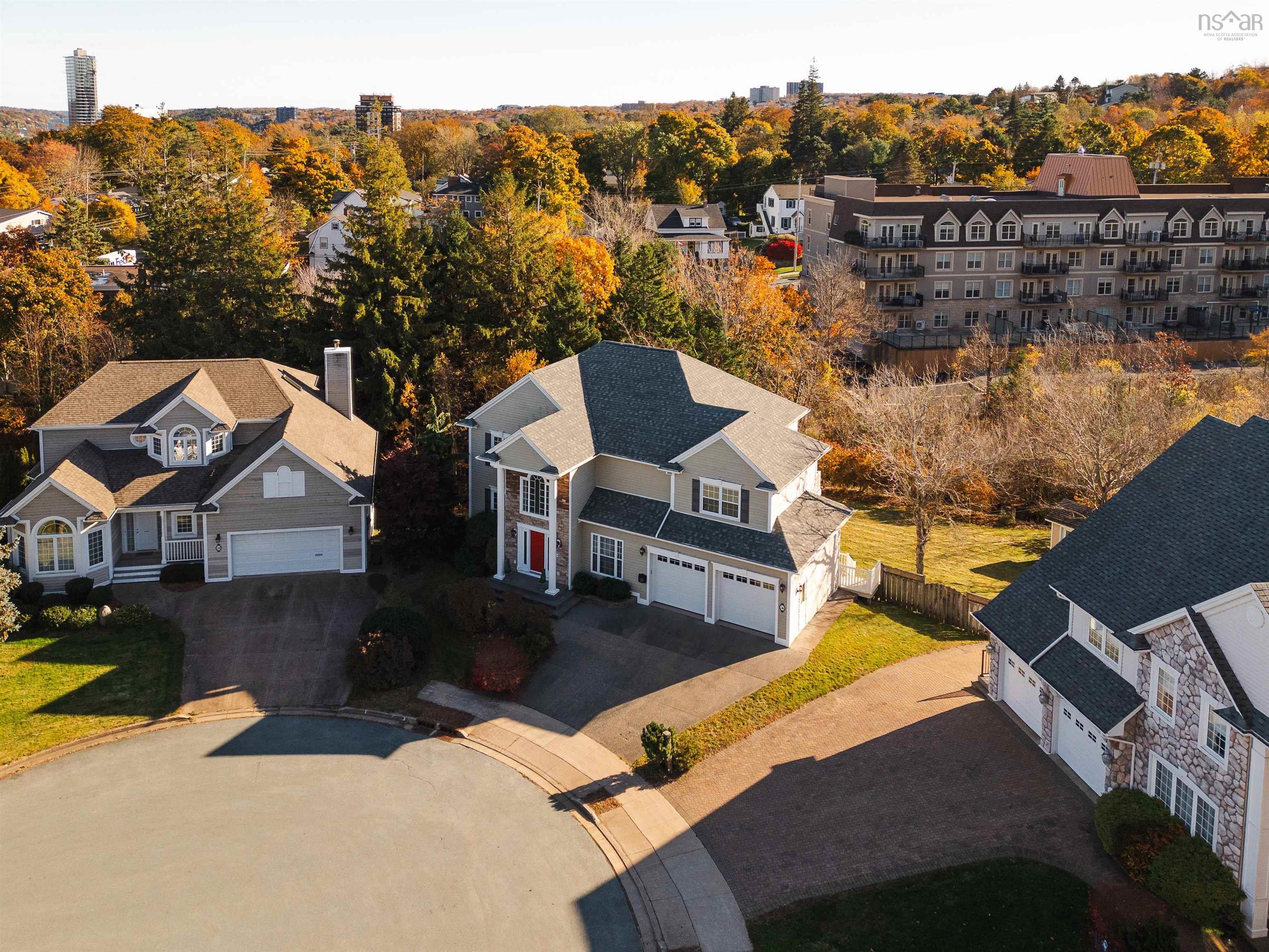 $1,688,000.00: 36 Glen Eagle Way, Halifax