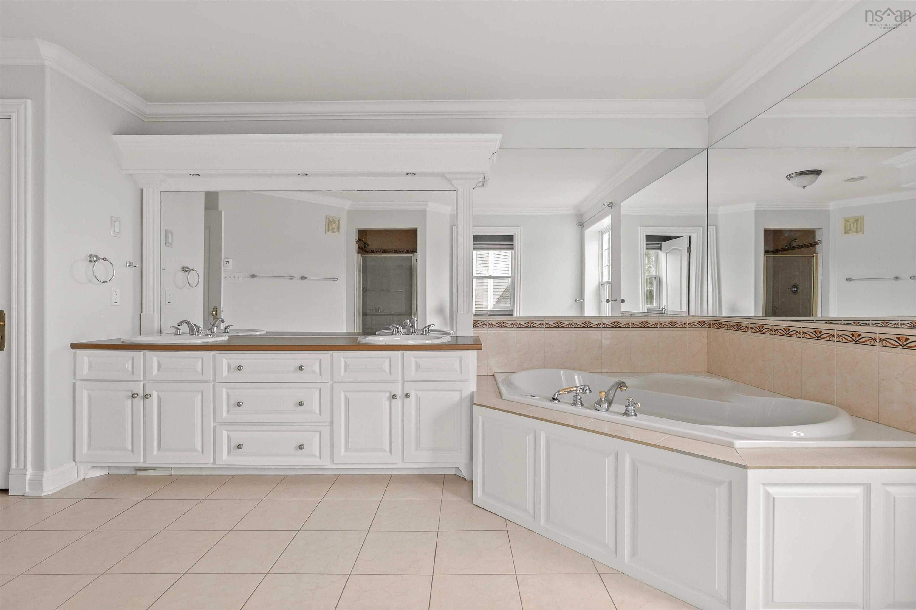 $1,688,000.00: 36 Glen Eagle Way, Halifax