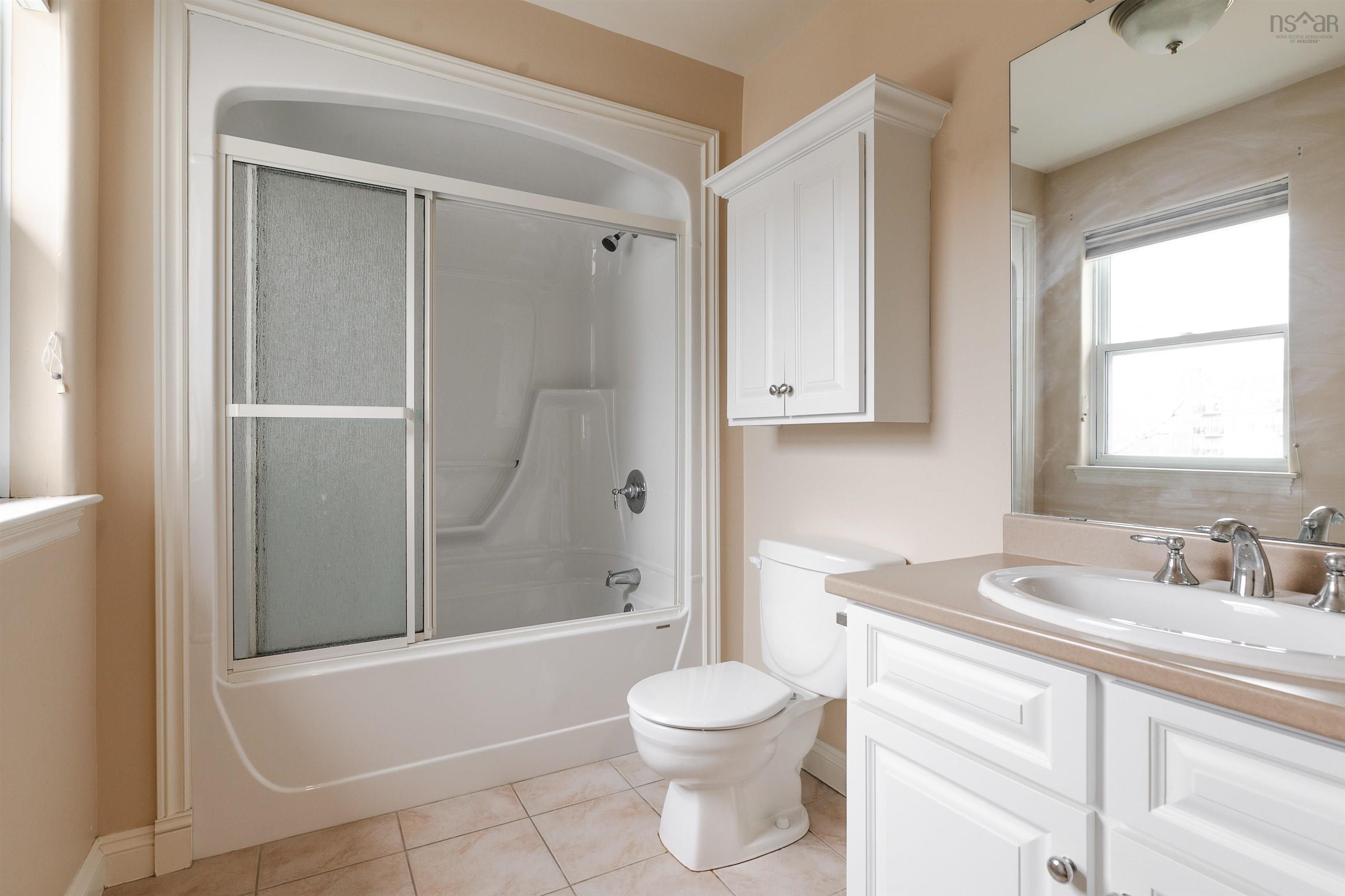 $1,688,000.00: 36 Glen Eagle Way, Halifax