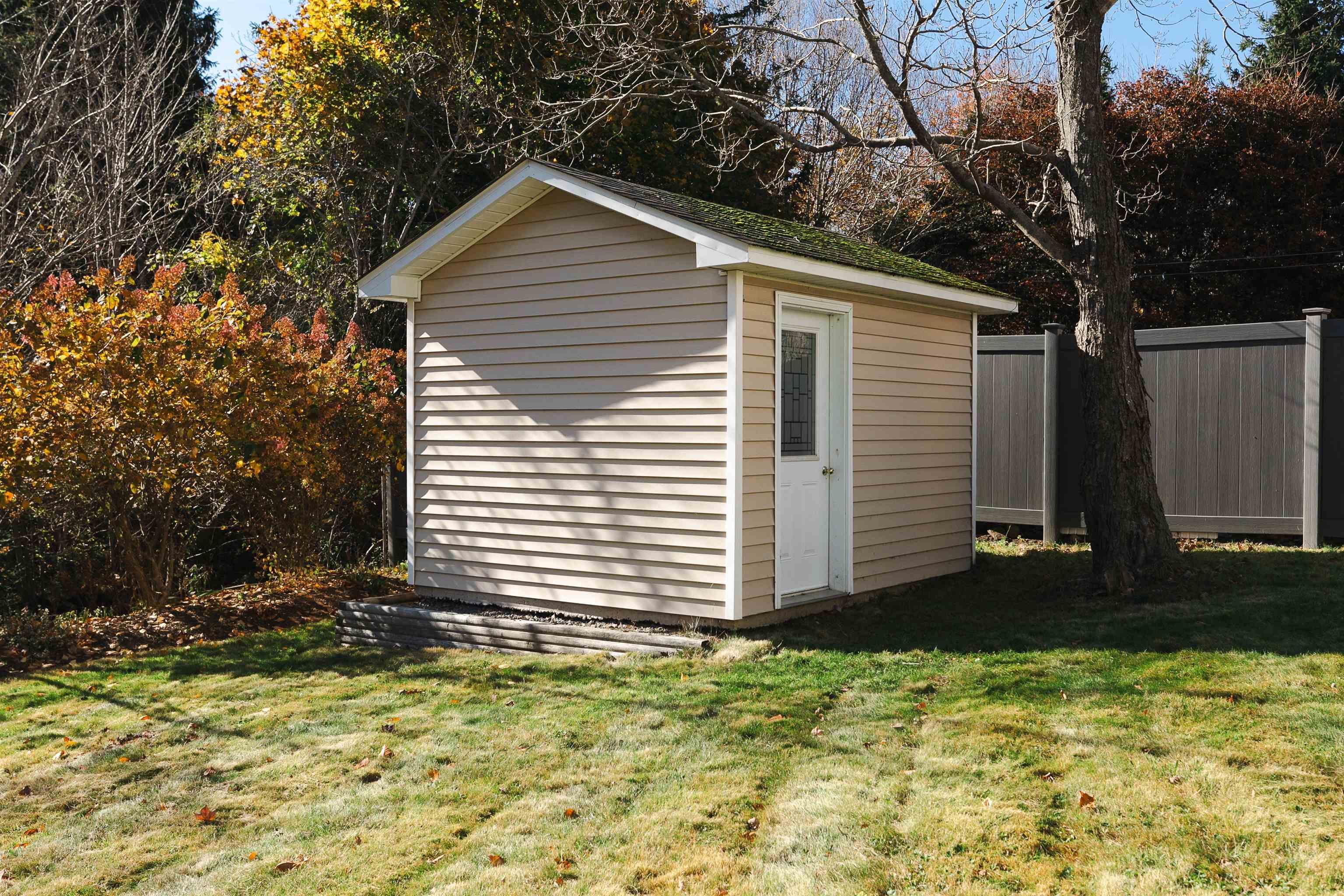 $1,688,000.00: 36 Glen Eagle Way, Halifax