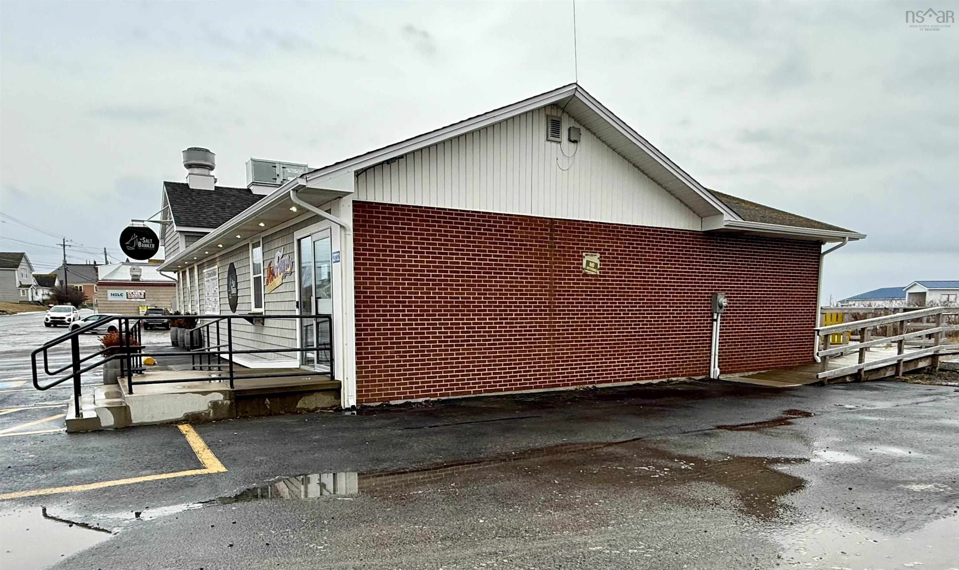 $500,000.00: 2732 Main Street, Clark