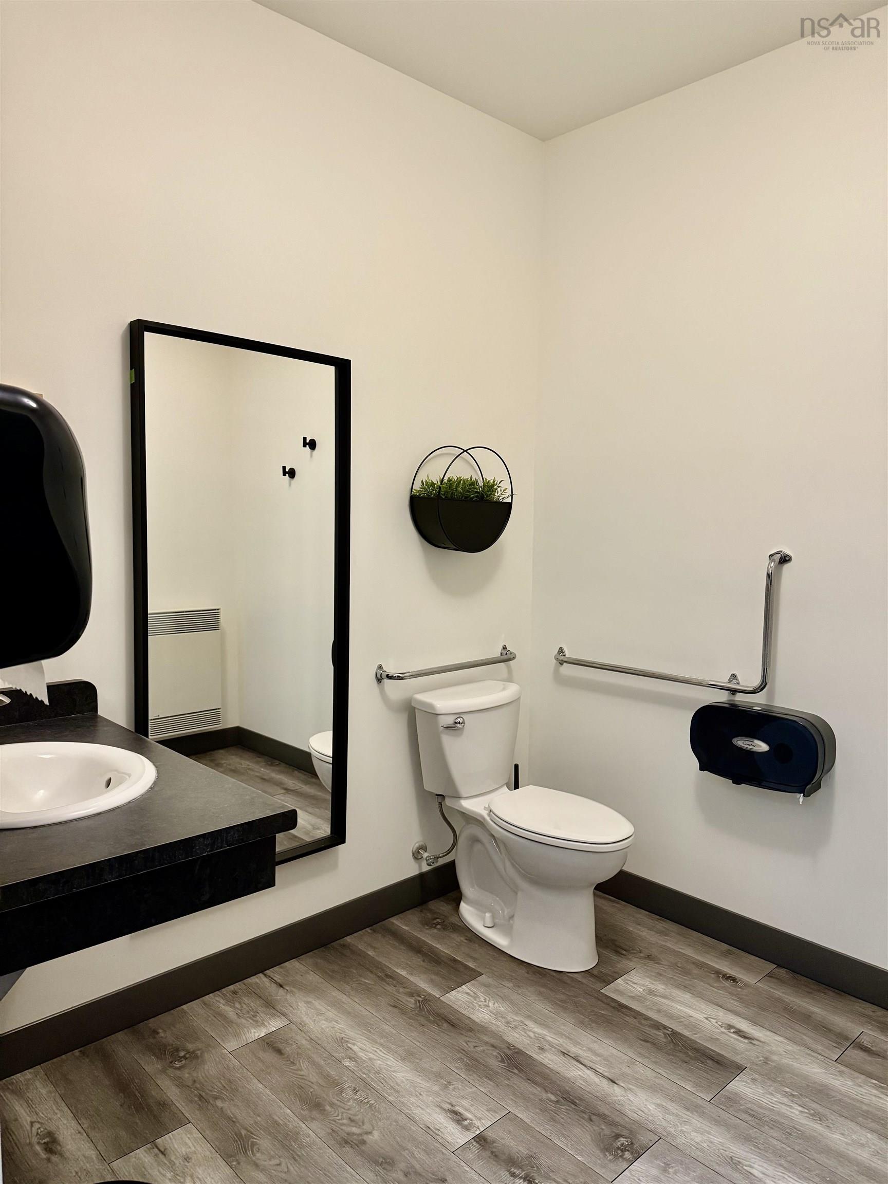 $500,000.00: 2732 Main Street, Clark