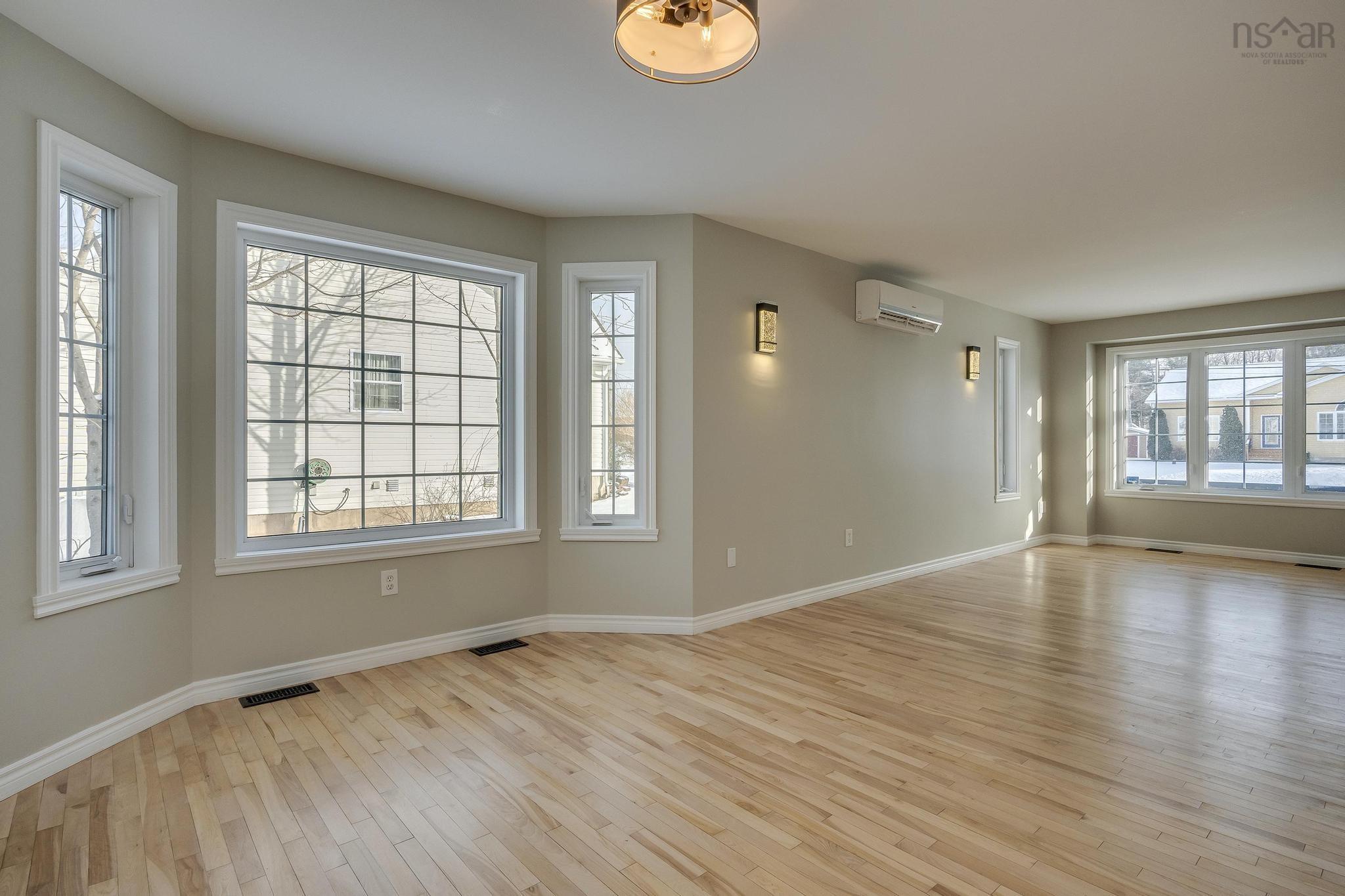 $494,900.00: 2189 Langille Drive, Coldbrook