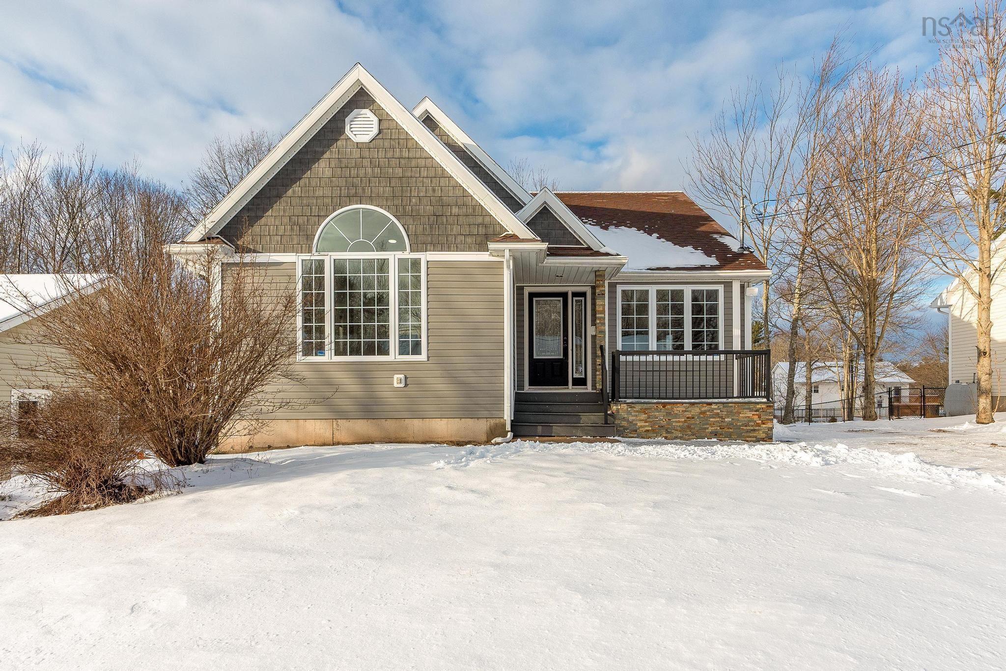 $494,900.00: 2189 Langille Drive, Coldbrook