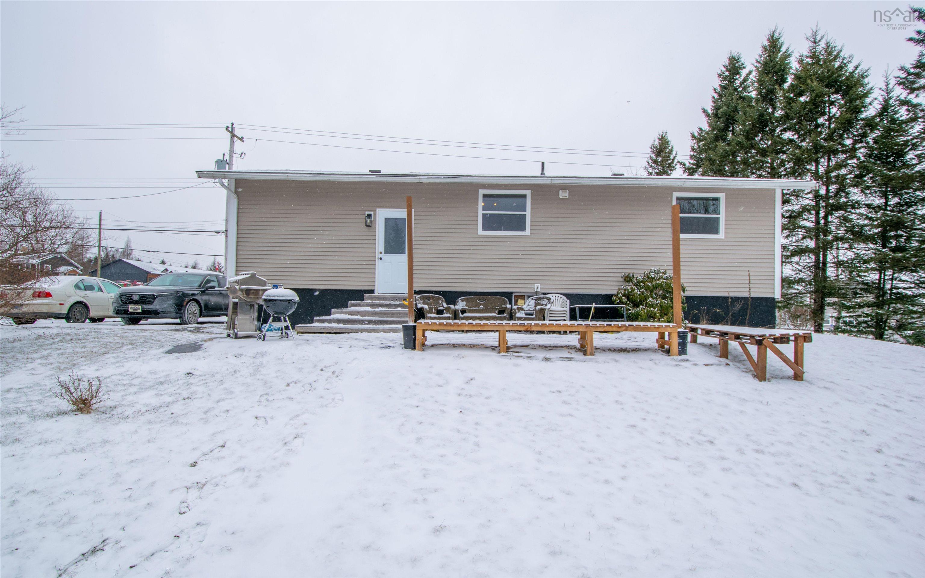 $475,000.00: 1355 Highway 2, Lantz