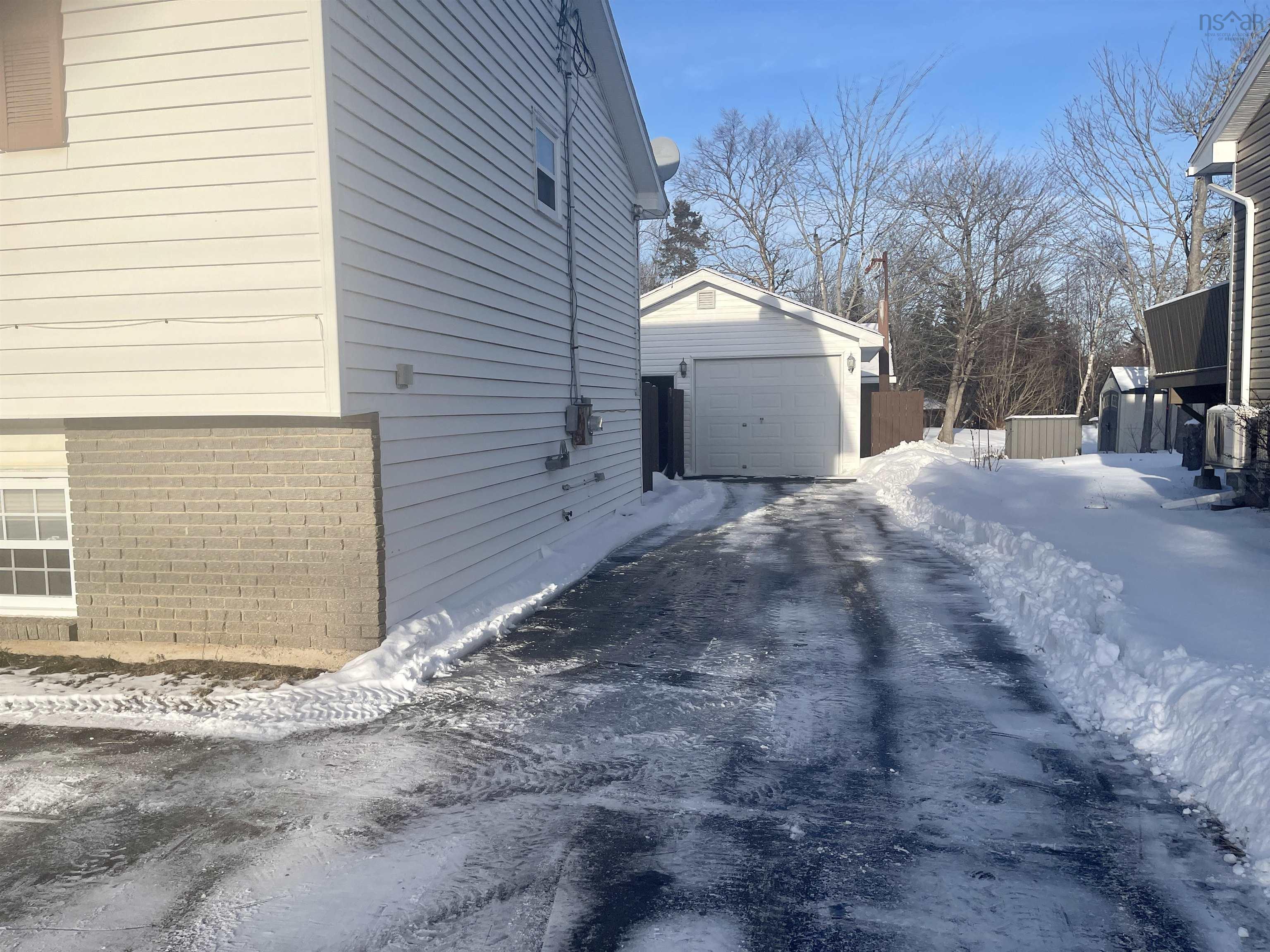 $485,000.00: 76 Carlisle Drive, Cole Harbour