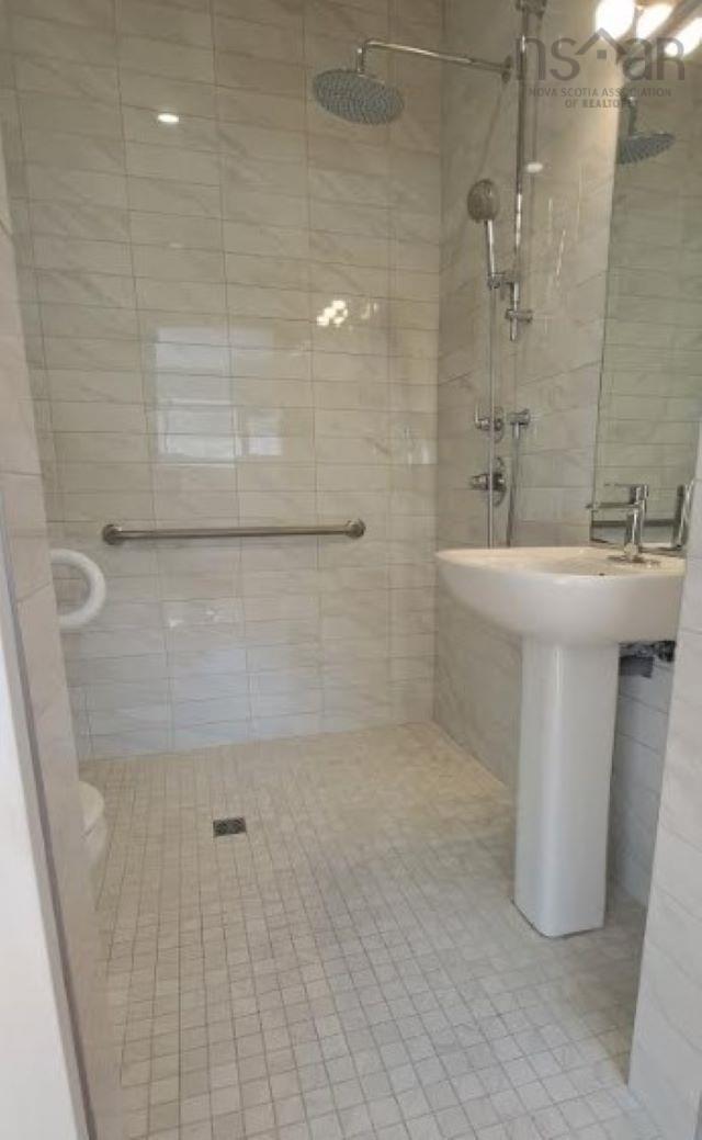 $566,900.00: 39 Lodge Drive, Halifax