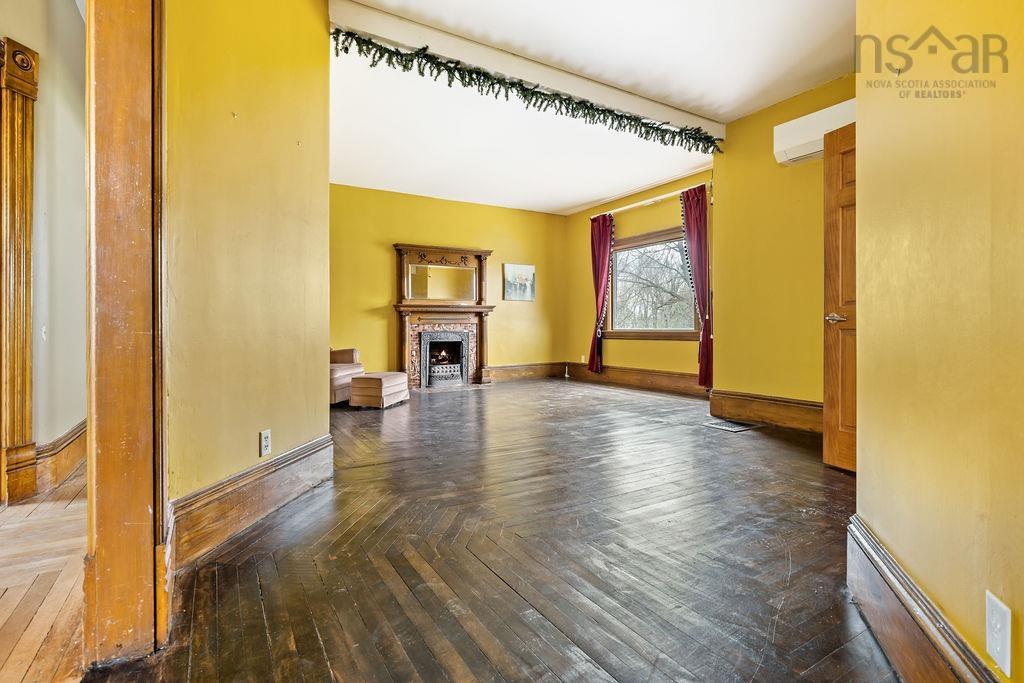 $334,900.00: 472 Main Street, Parrsboro