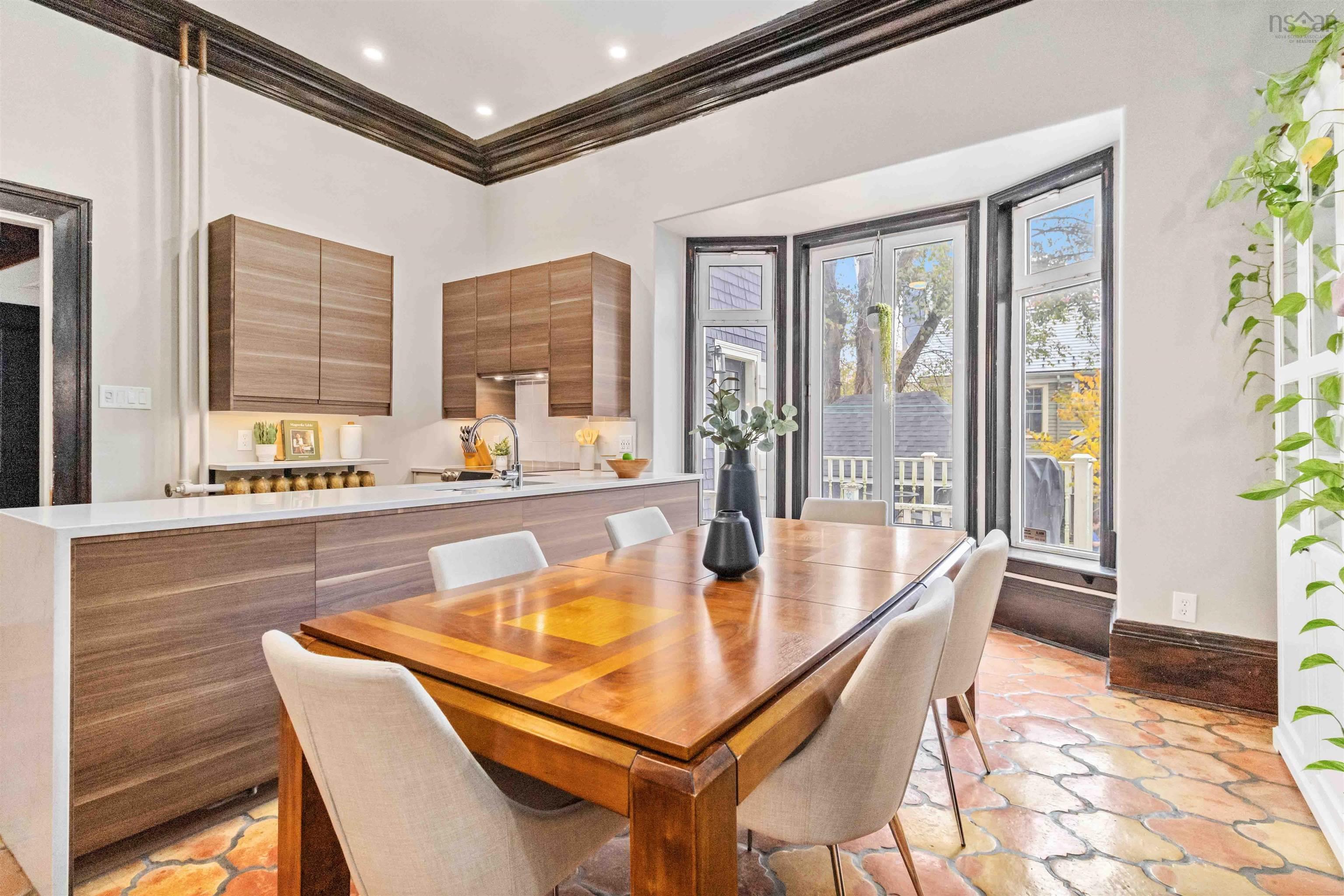 $1,375,000.00: 5642 Morris Street, Halifax