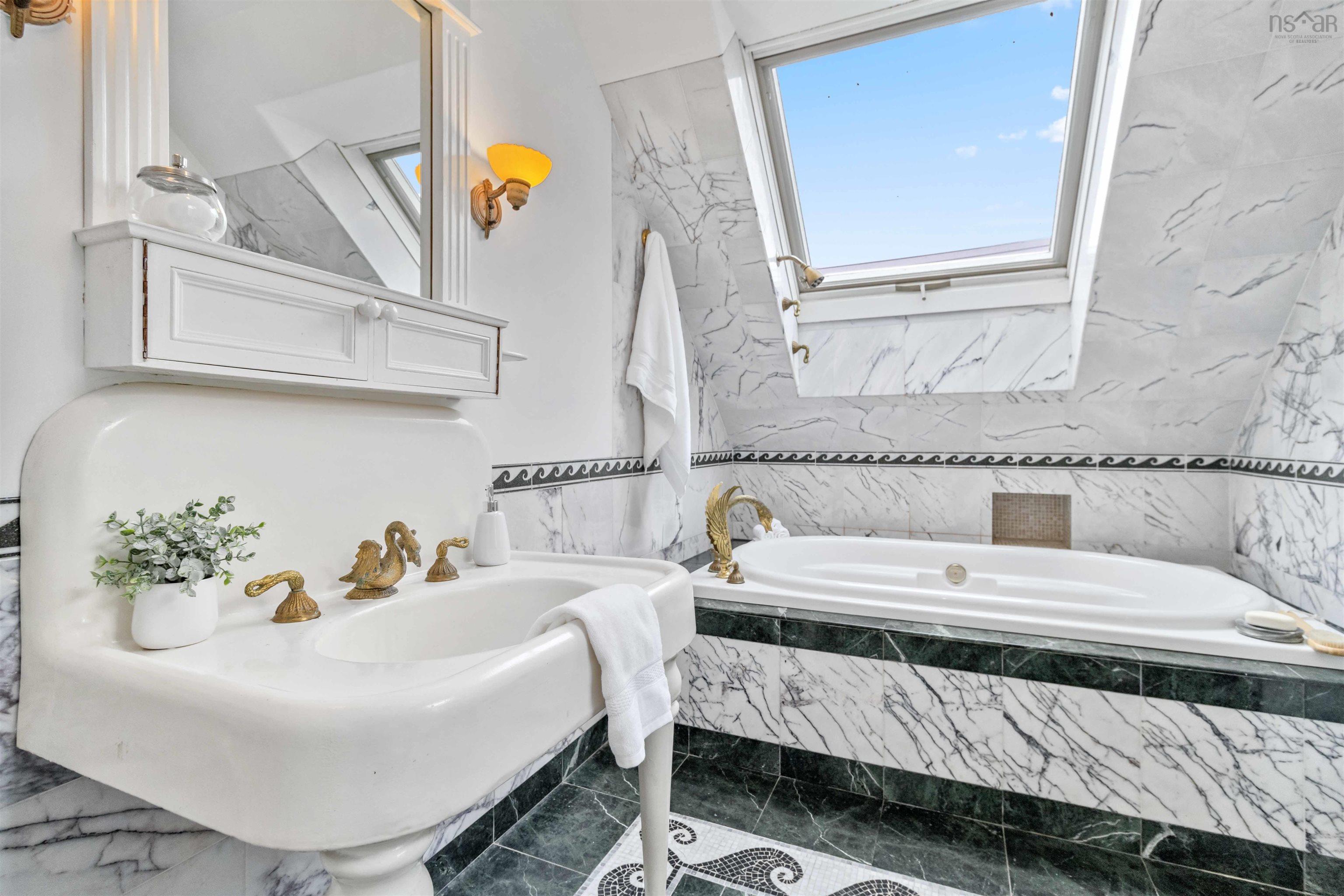 $1,375,000.00: 5642 Morris Street, Halifax