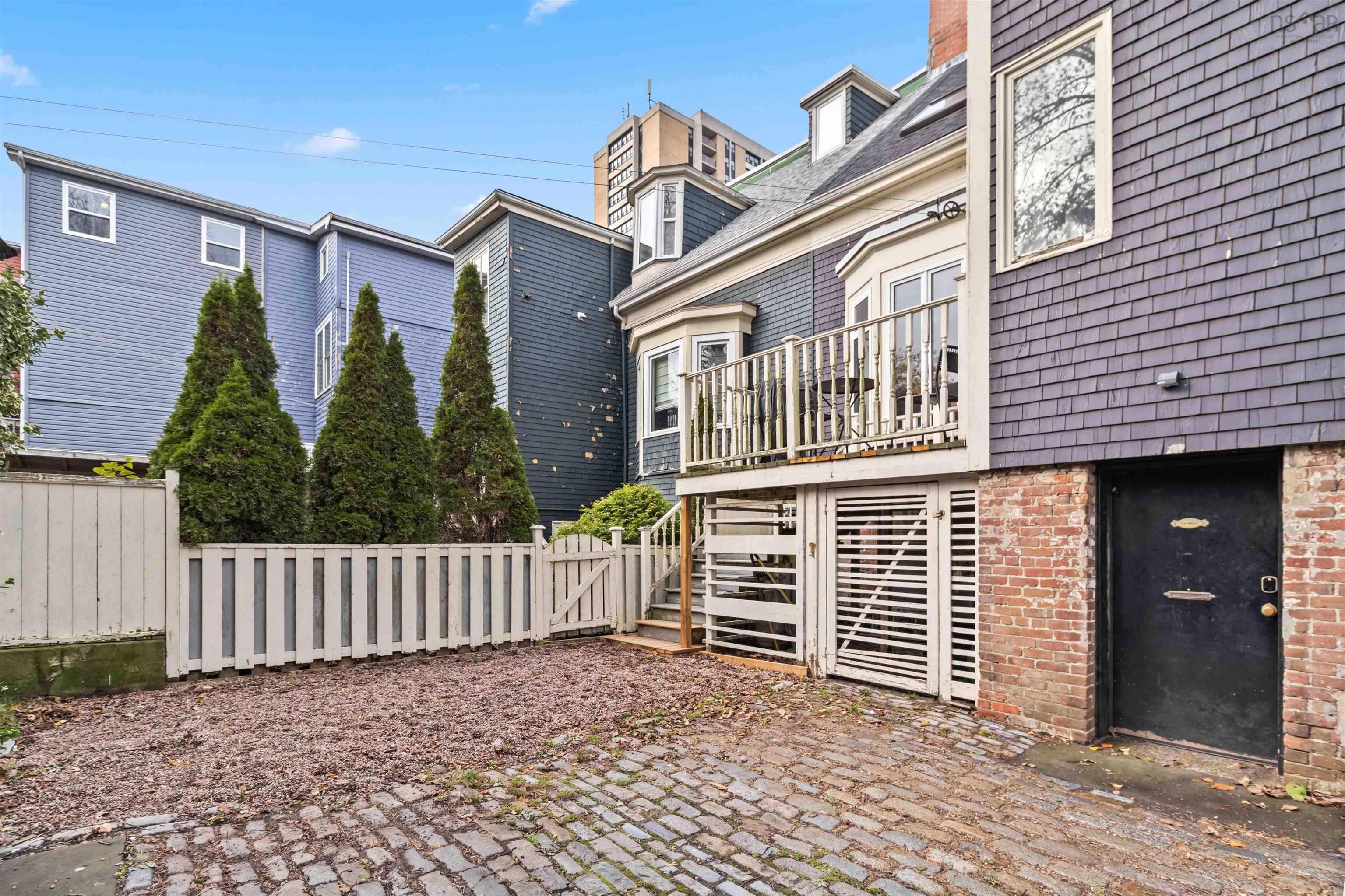 $1,375,000.00: 5642 Morris Street, Halifax