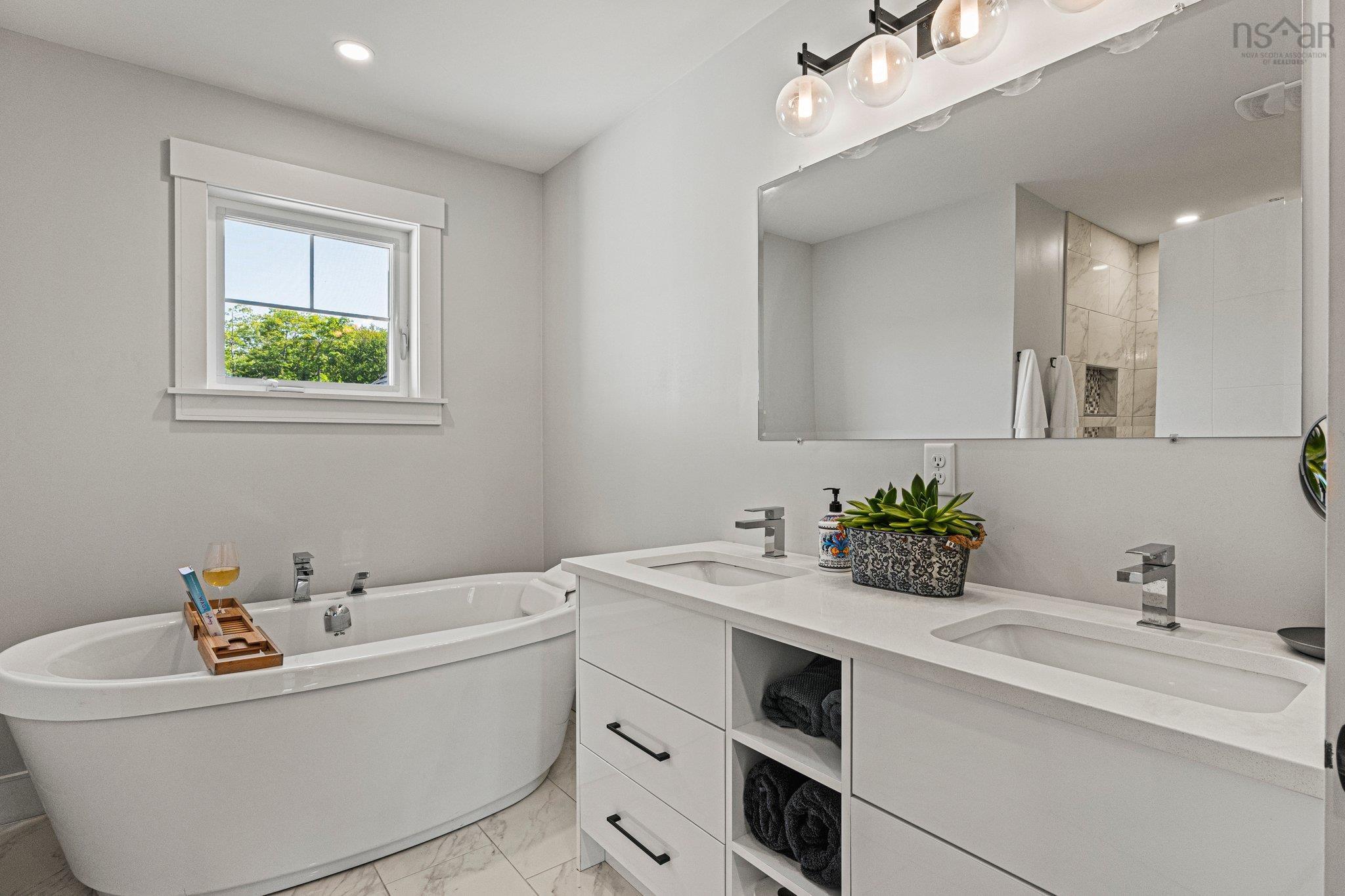 $879,999.00: 133 Babyon Court, Hammonds Plains